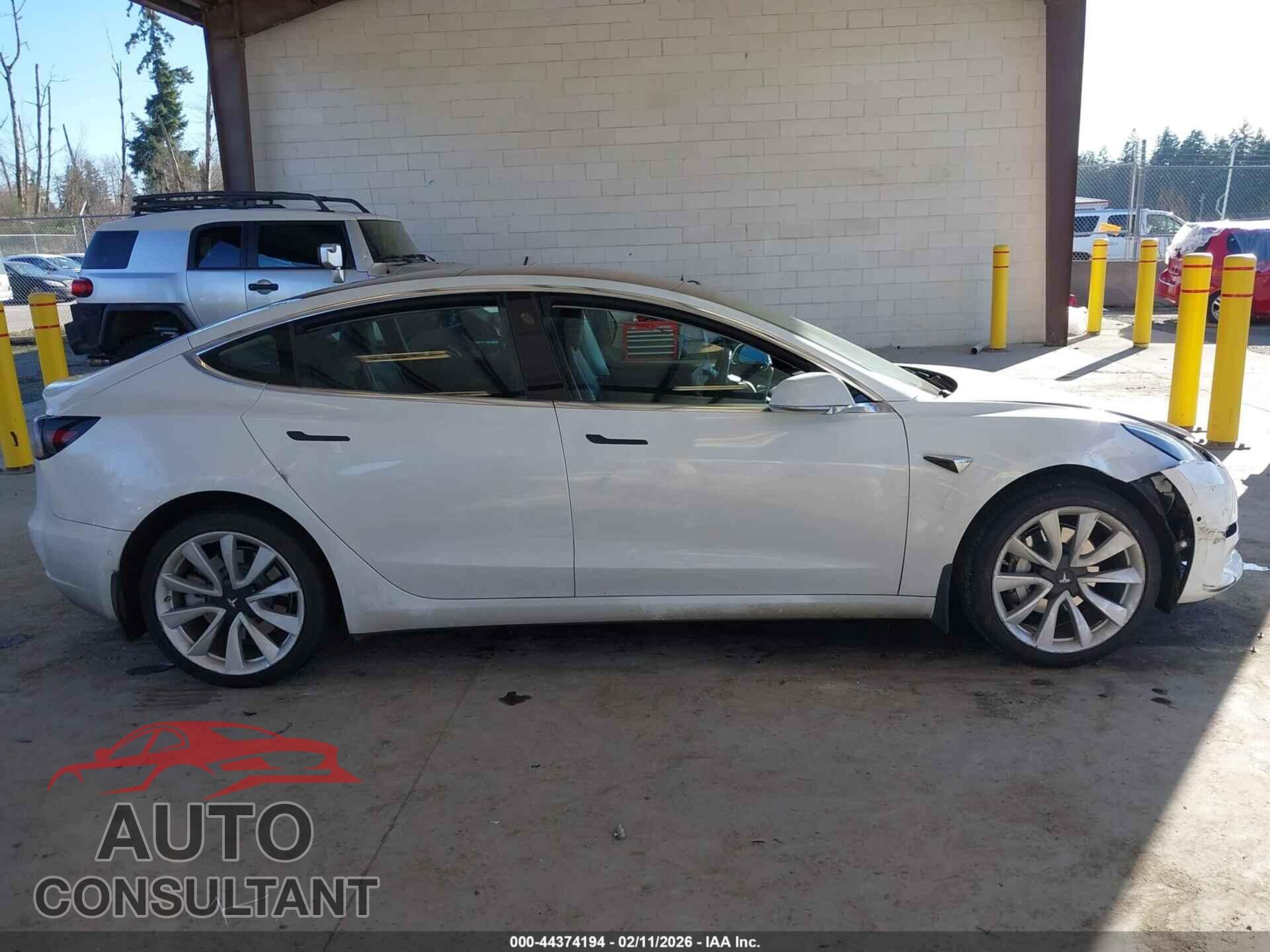 TESLA MODEL 3 2018 - 5YJ3E1EA7JF012414