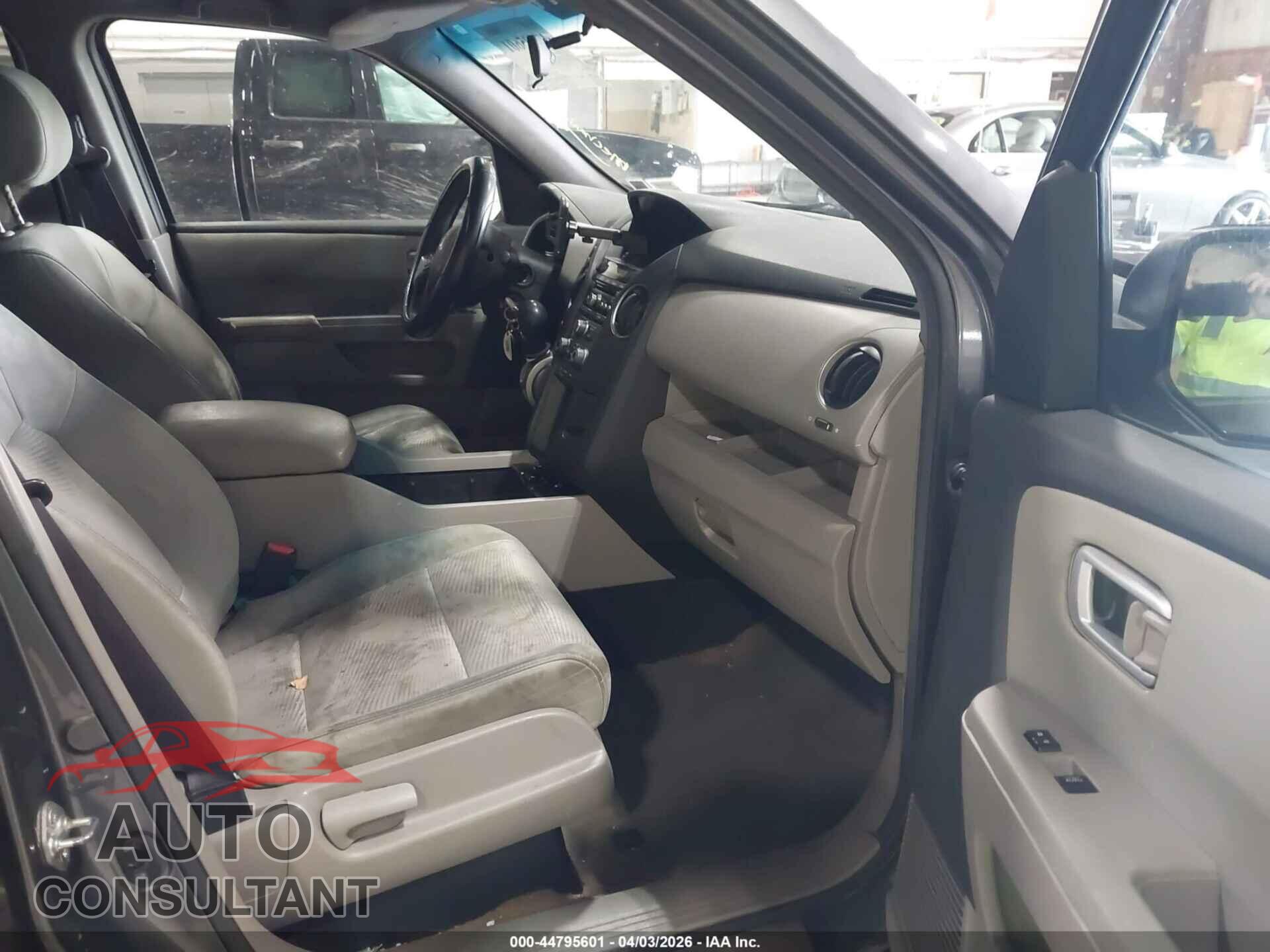 HONDA PILOT 2013 - 5FNYF4H23DB057007