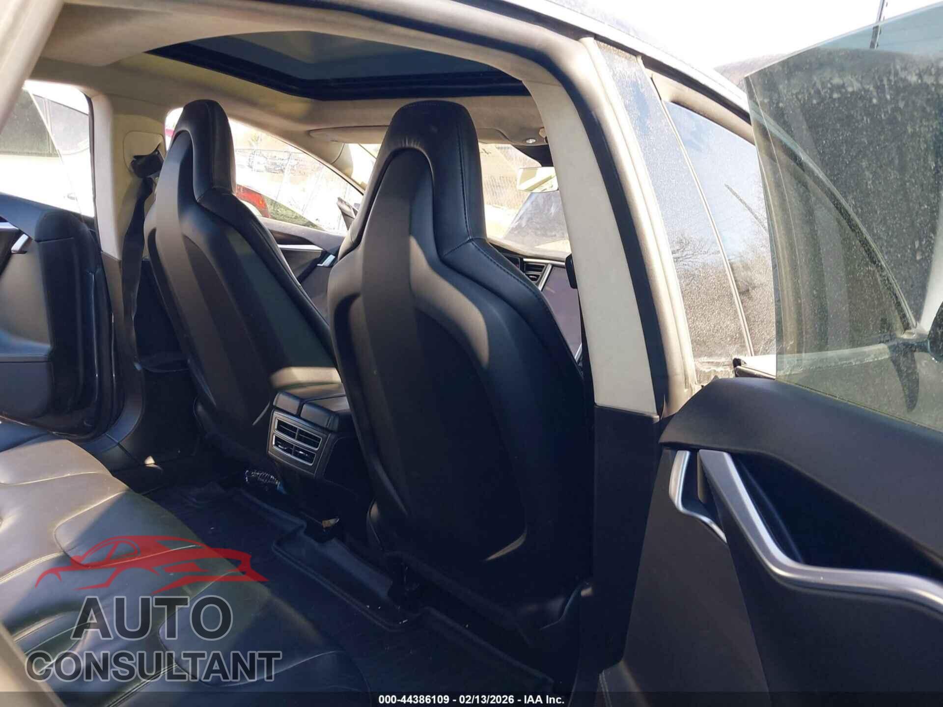 TESLA MODEL S 2014 - 5YJSA1H17EFP50951
