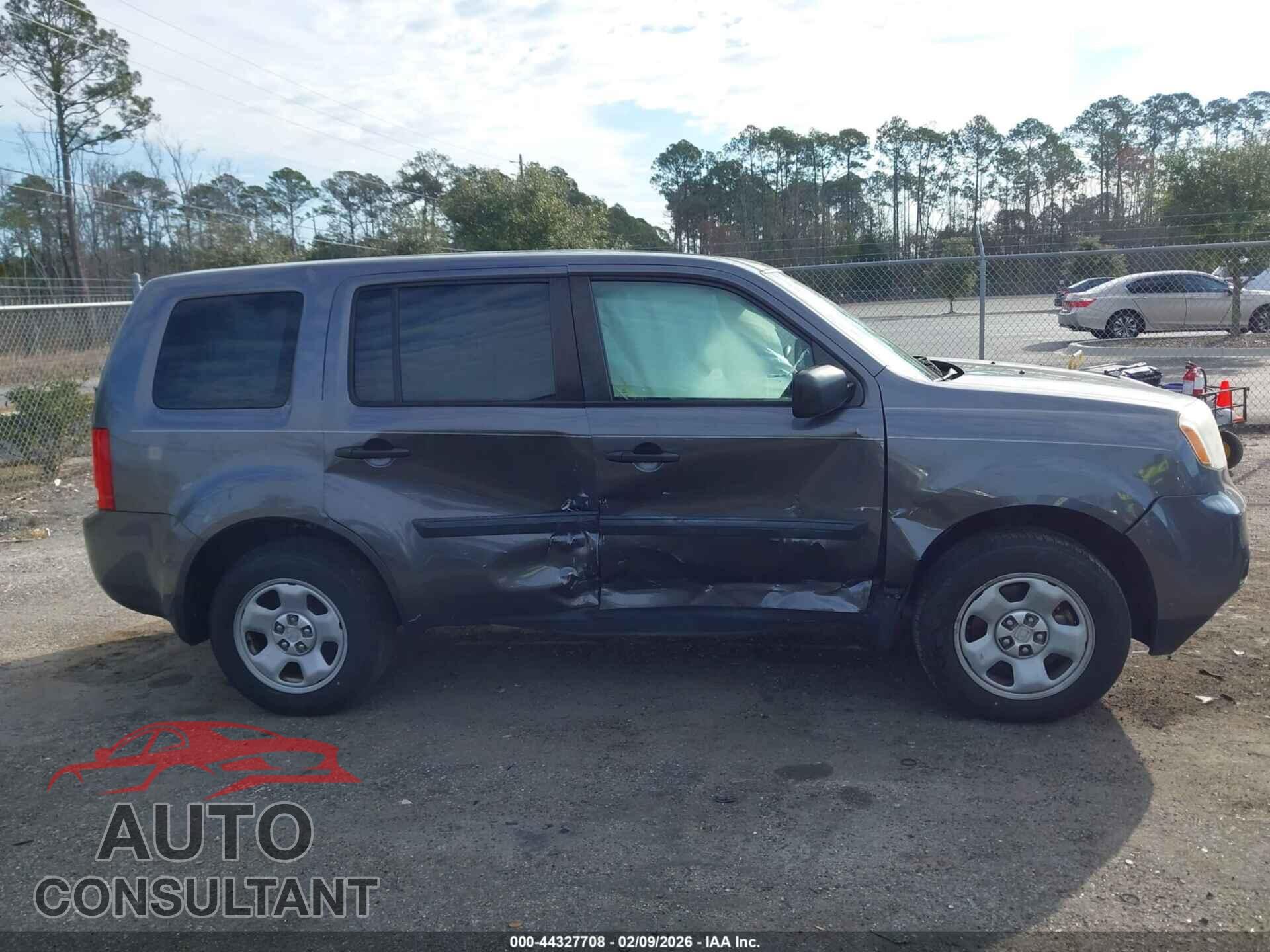 HONDA PILOT 2015 - 5FNYF3H26FB012897