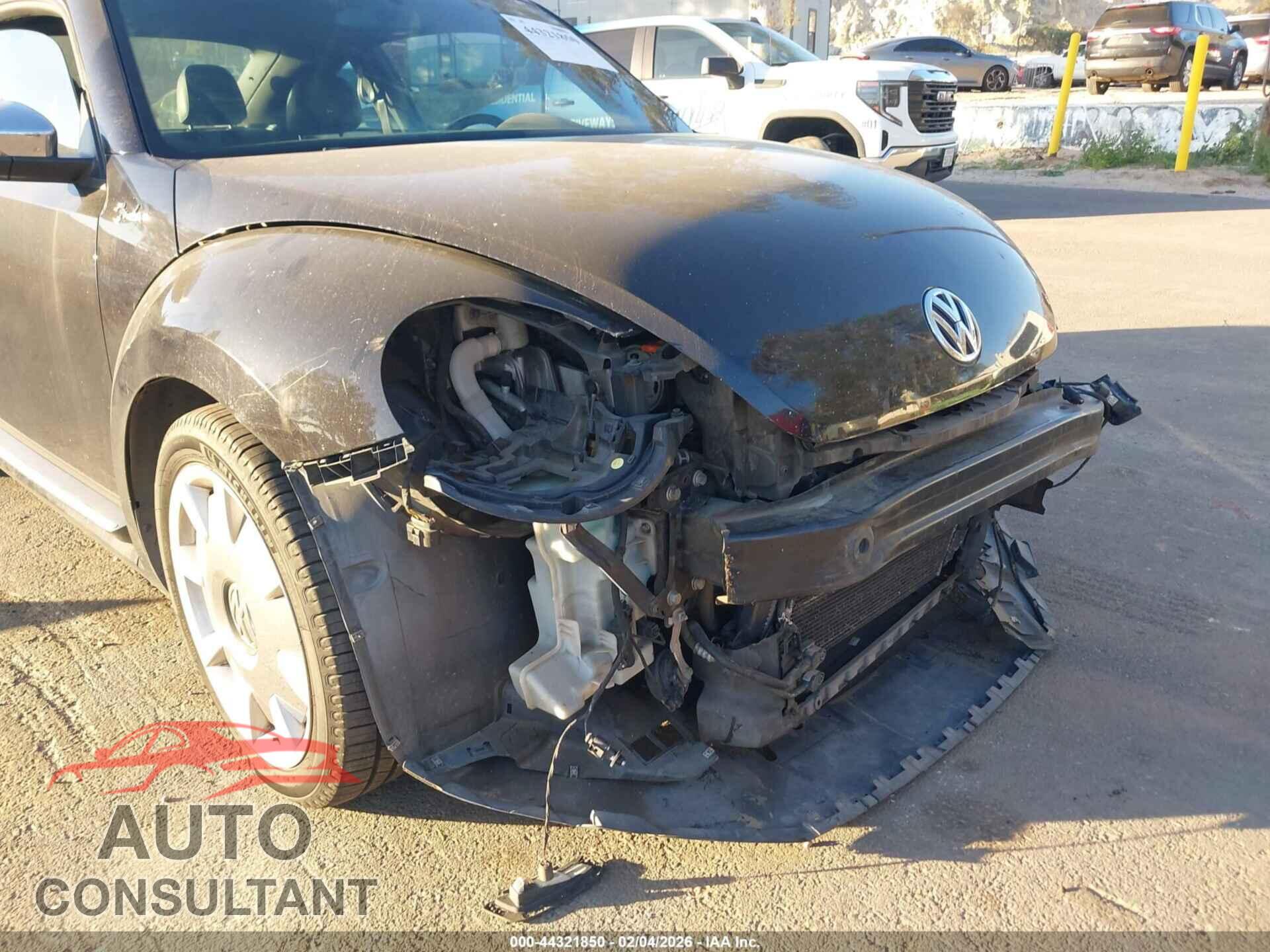 VOLKSWAGEN BEETLE 2013 - 3VWJP7AT7DM680156