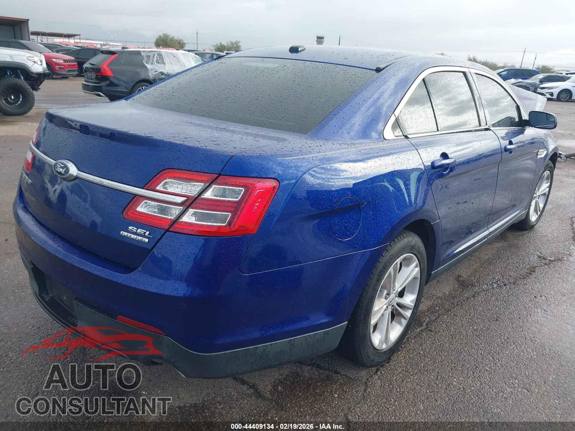 FORD TAURUS 2015 - 1FAHP2E82FG102169
