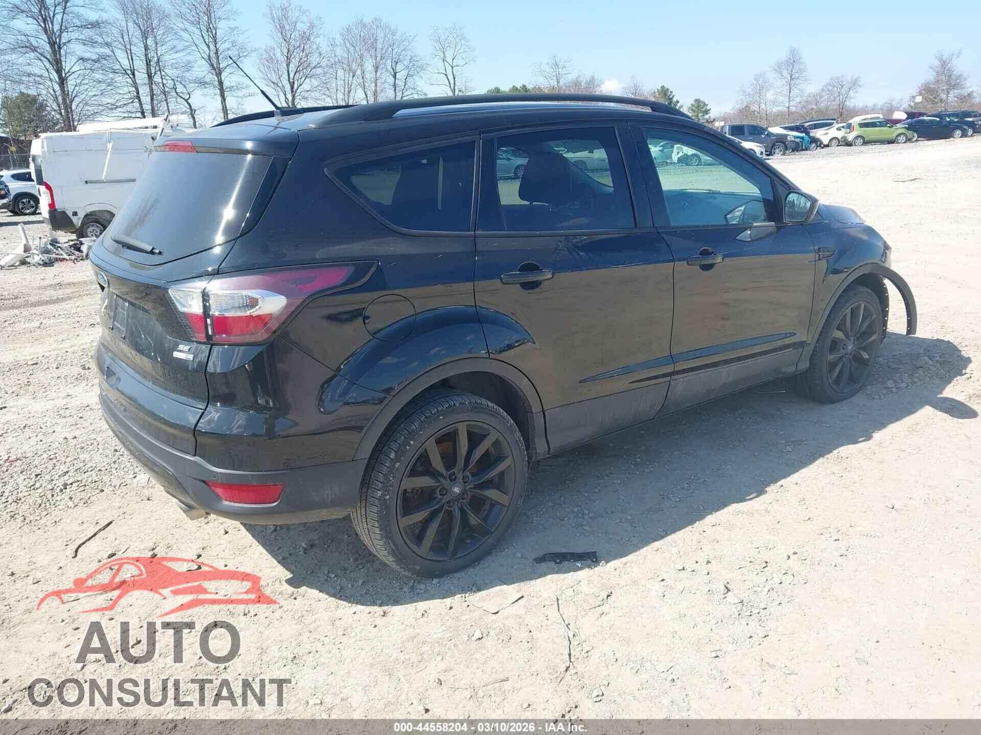 FORD ESCAPE 2017 - 1FMCU9G98HUC22084