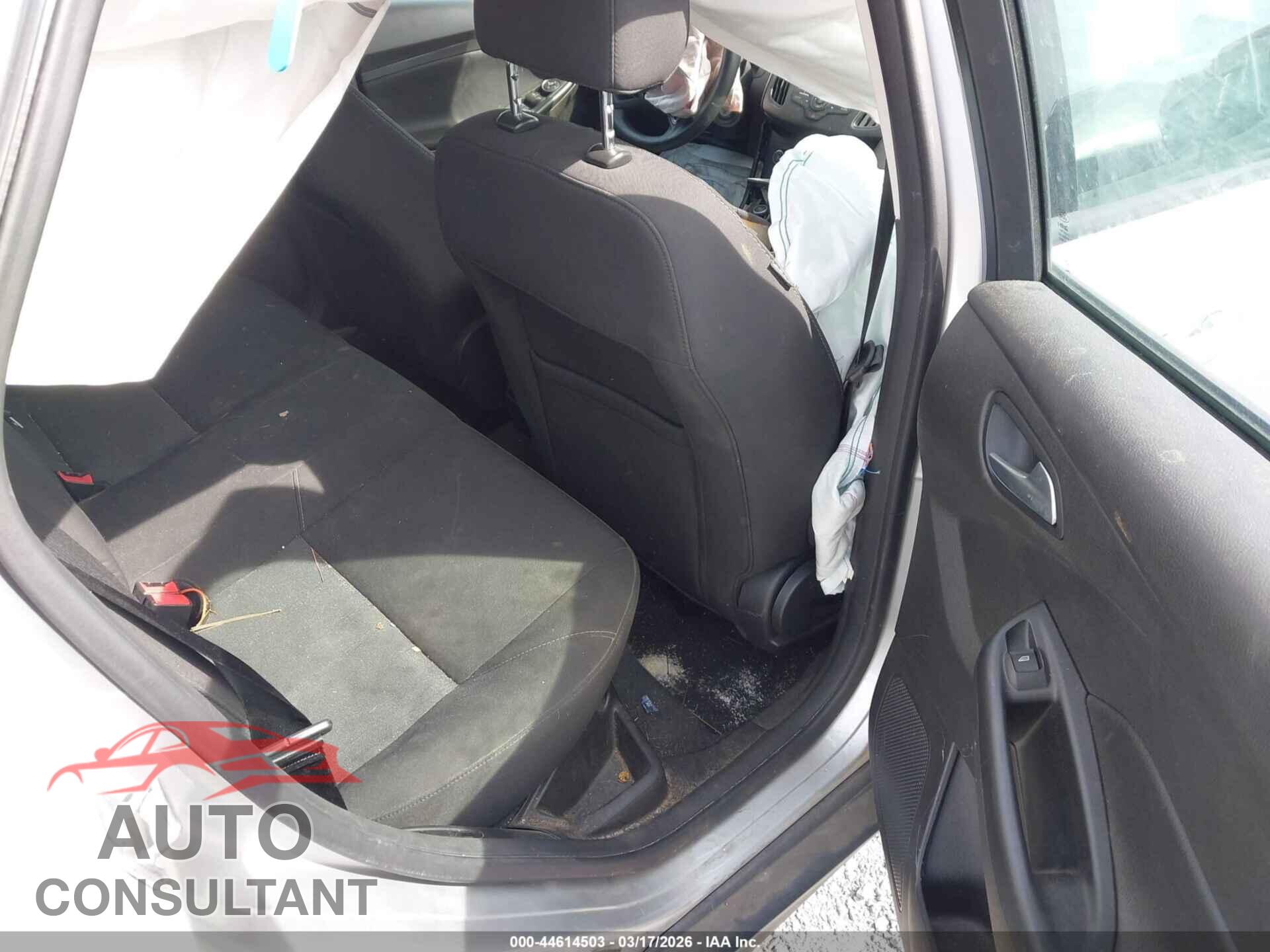 FORD FOCUS 2016 - 1FADP3F20GL345602