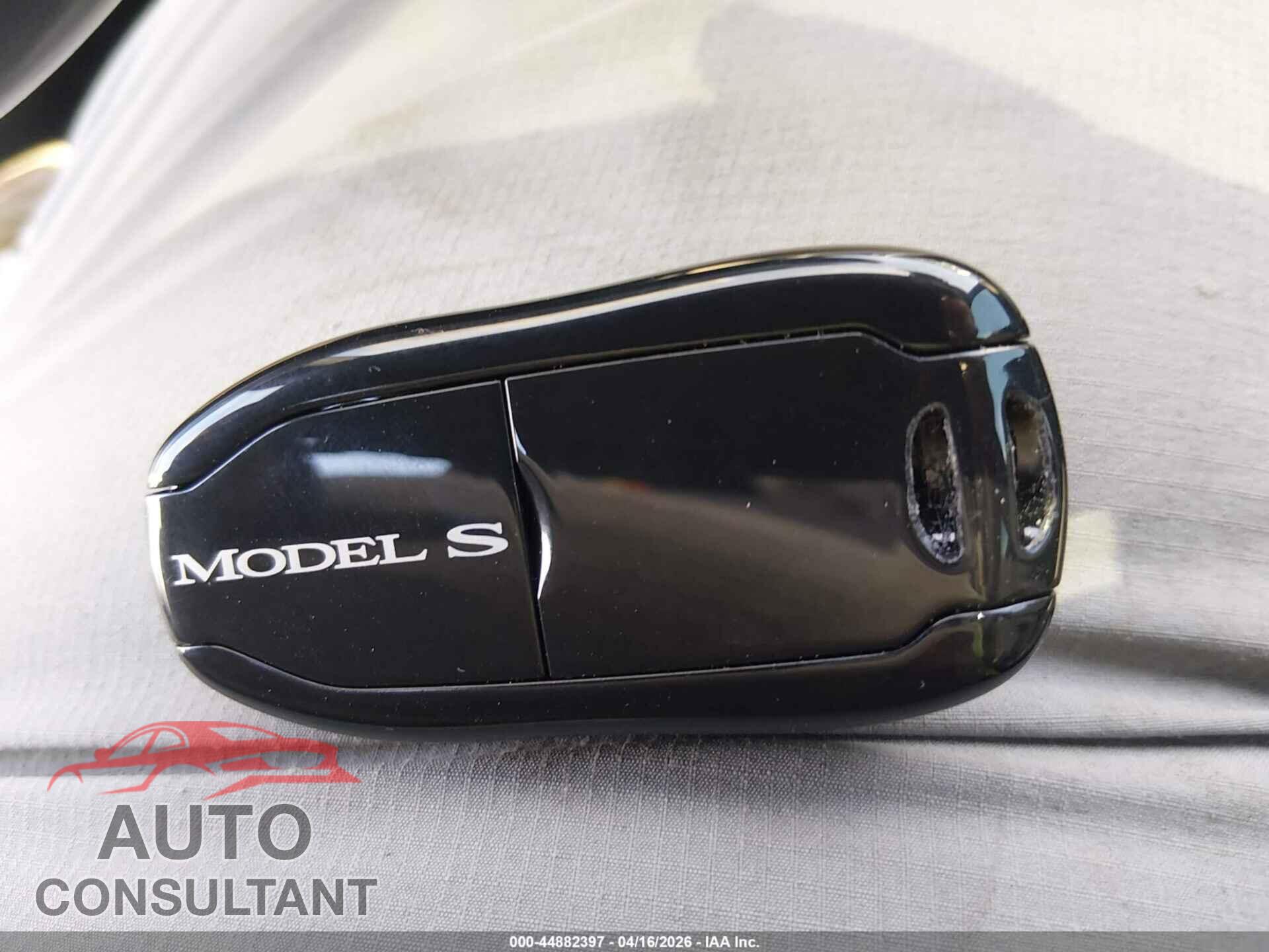 TESLA MODEL S 2015 - 5YJSA1H40FF081529