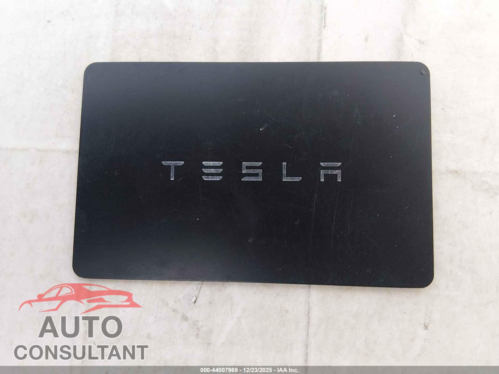 TESLA MODEL Y 2024 - 7SAYGDEE8RF078148