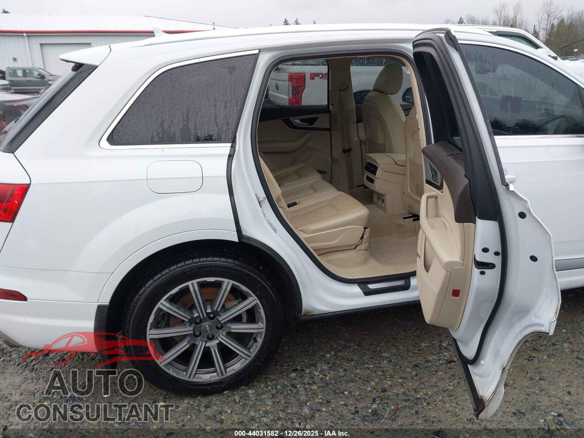 AUDI Q7 2018 - WA1LHAF74JD002452