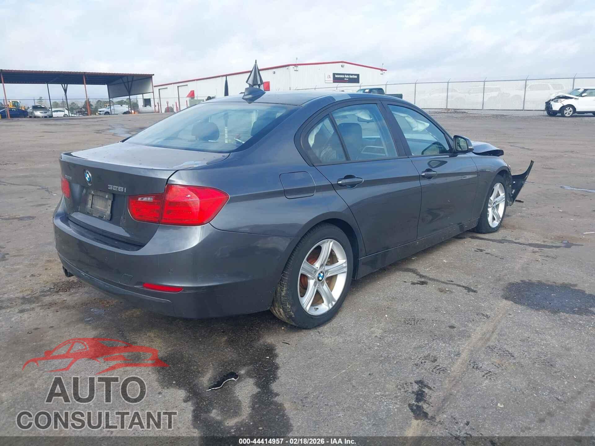 BMW 328I 2013 - WBA3B5C52DF596529