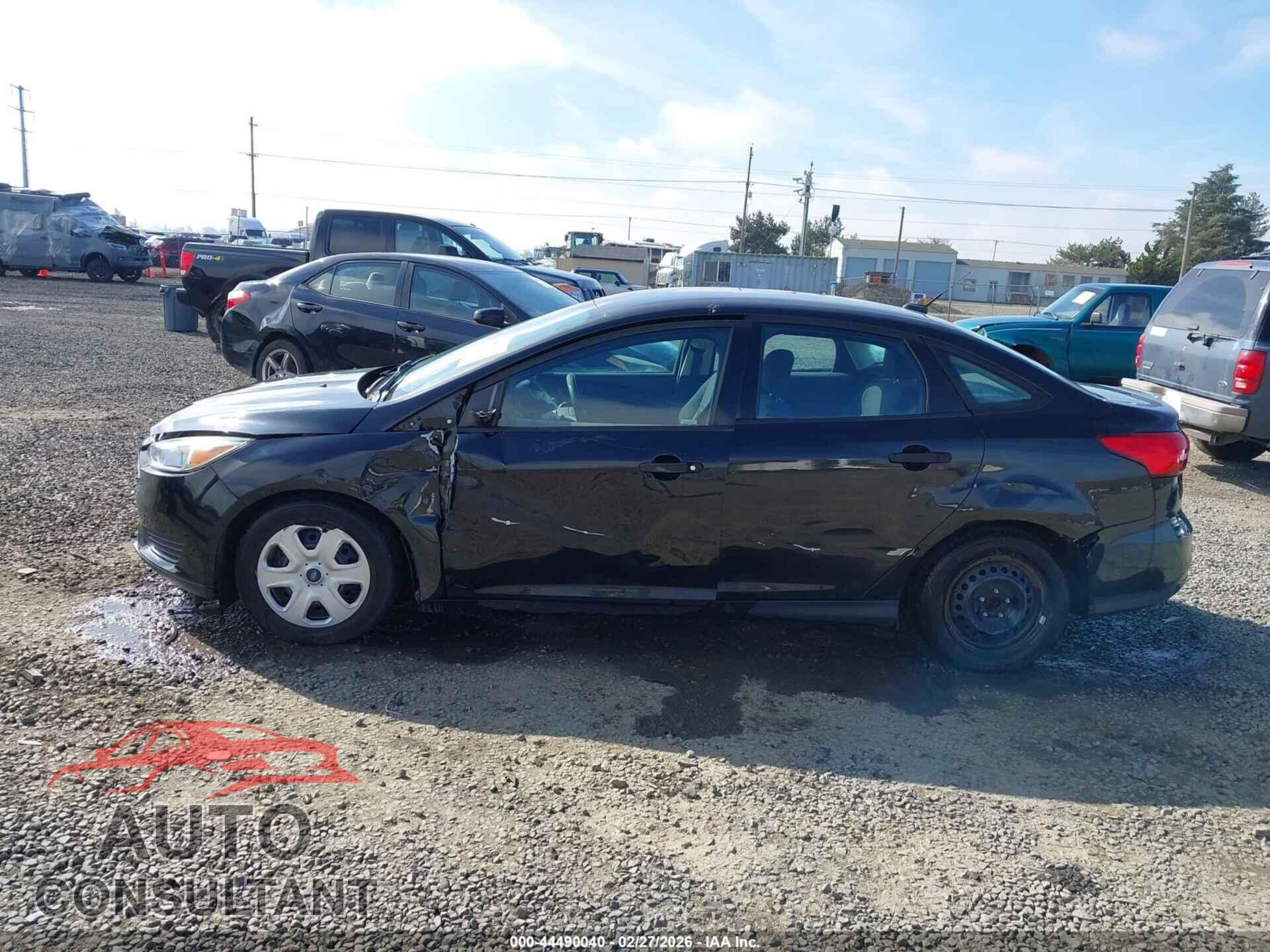 FORD FOCUS 2015 - 1FADP3E21FL361808