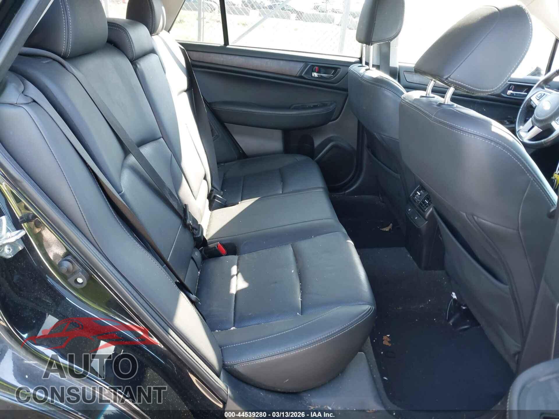 SUBARU OUTBACK 2017 - 4S4BSENC3H3237199