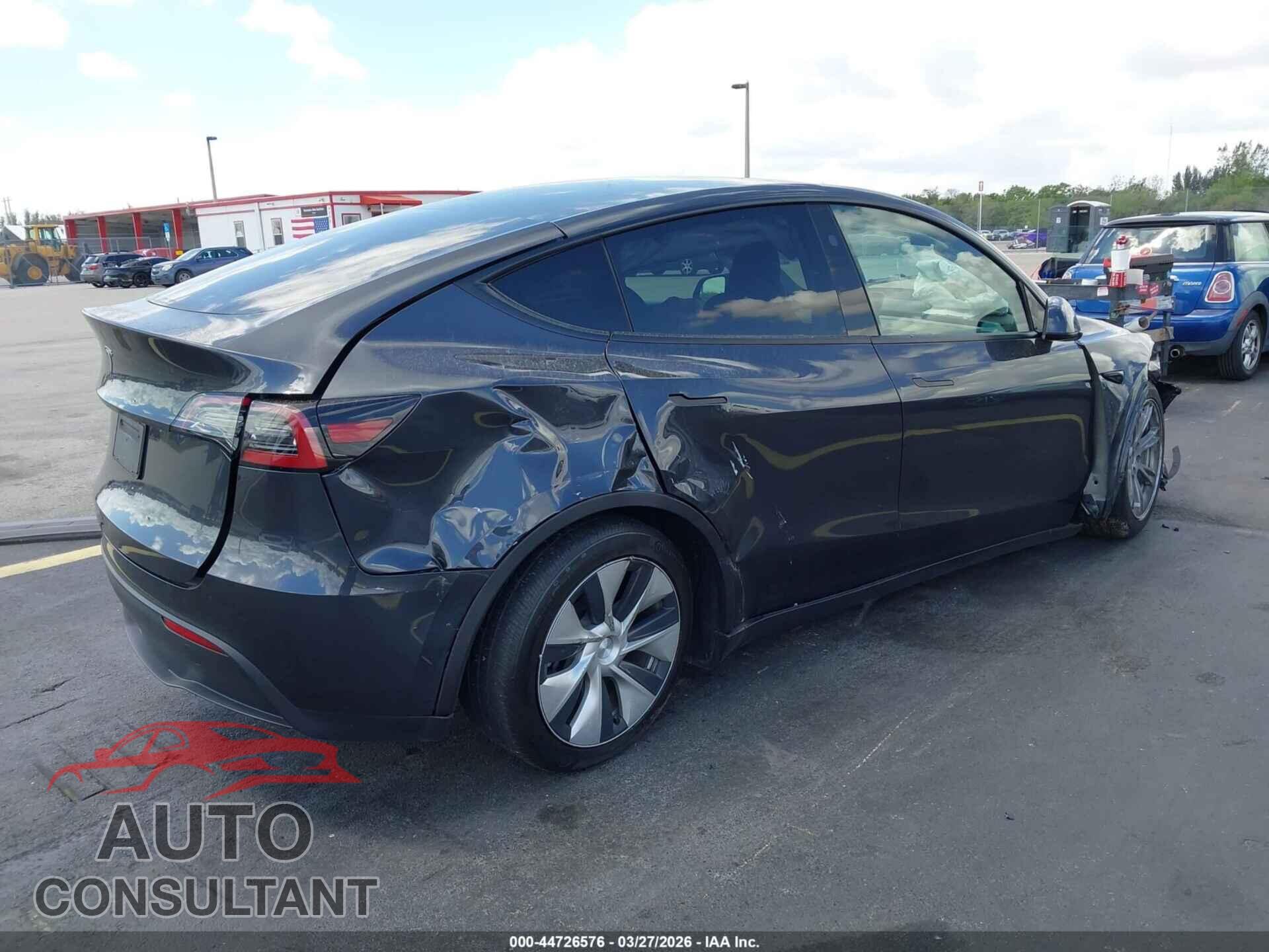 TESLA MODEL Y 2024 - 7SAYGDED6RF023575