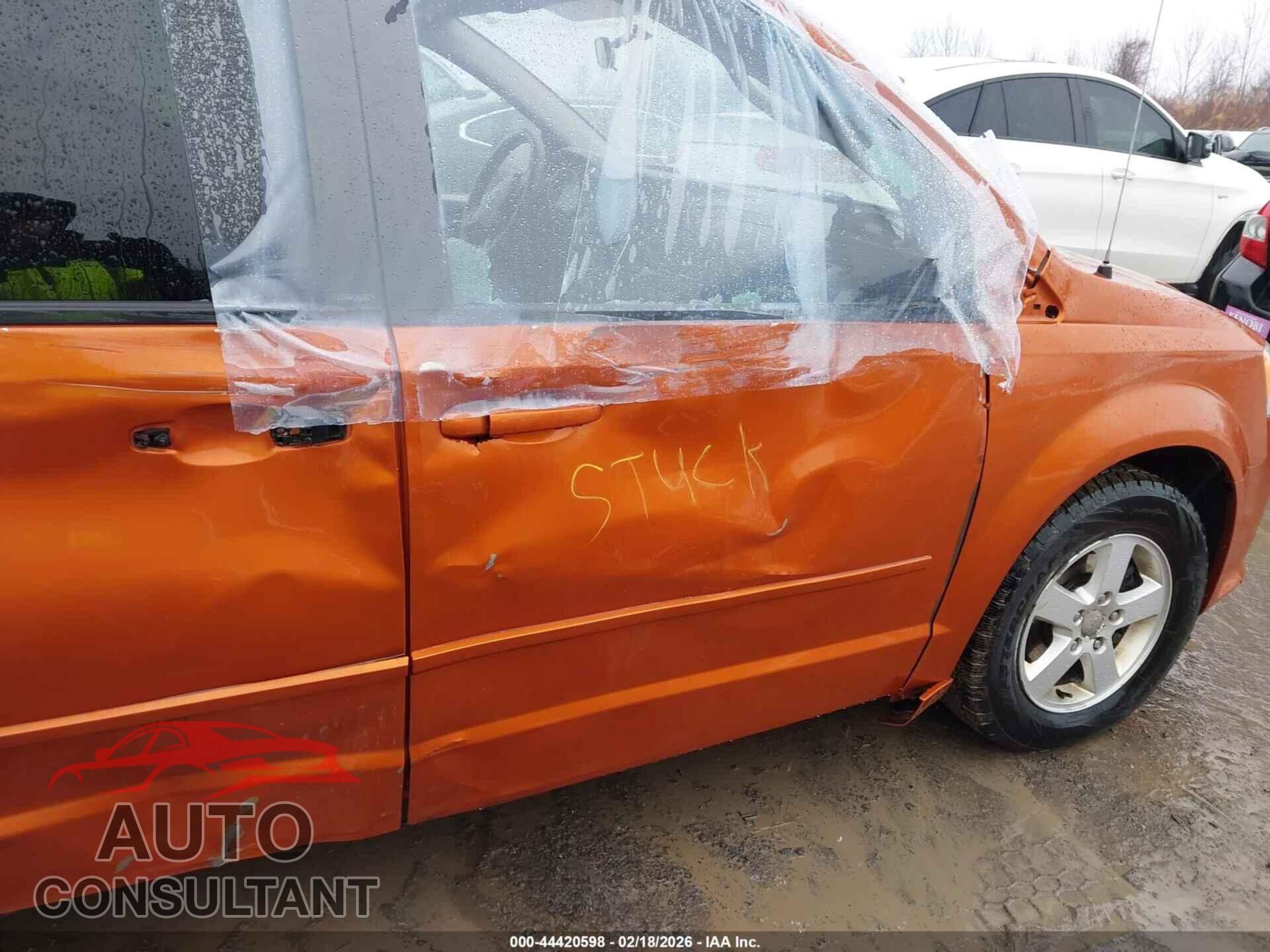 DODGE GRAND CARAVAN 2011 - 2D4RN3DG4BR748165