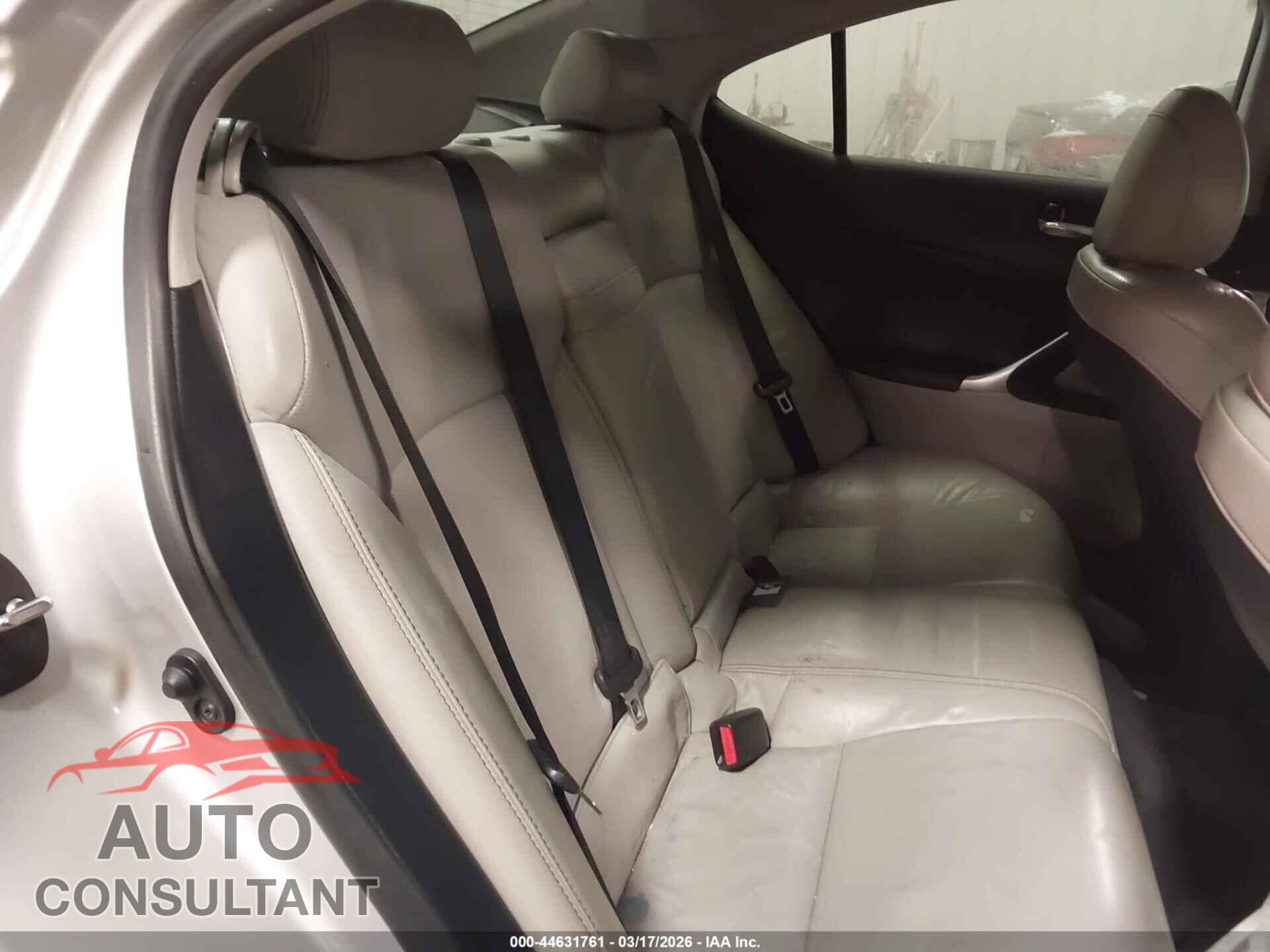 LEXUS IS 250 2011 - JTHCF5C20B5050164