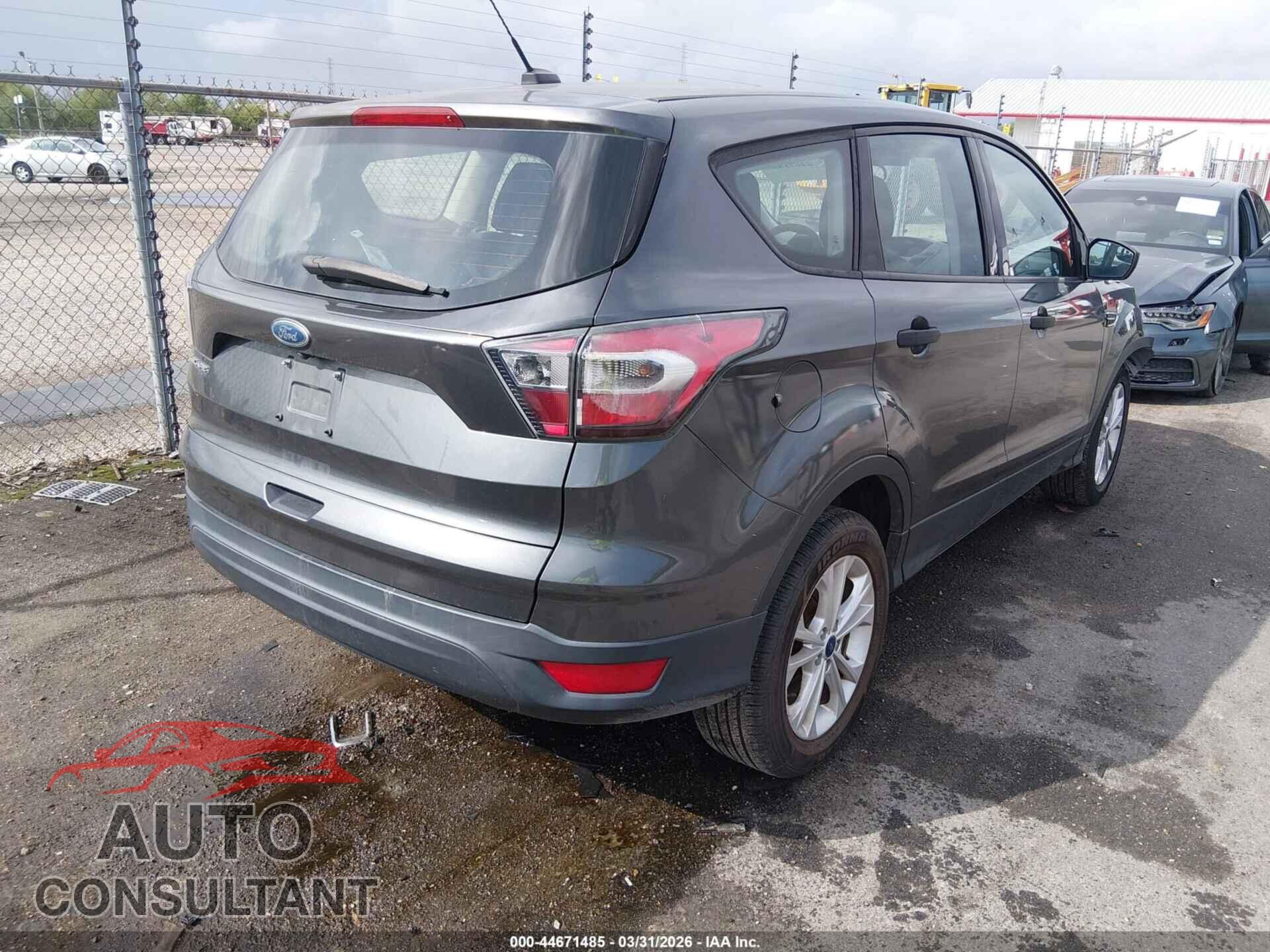 FORD ESCAPE 2017 - 1FMCU0F7XHUB26324