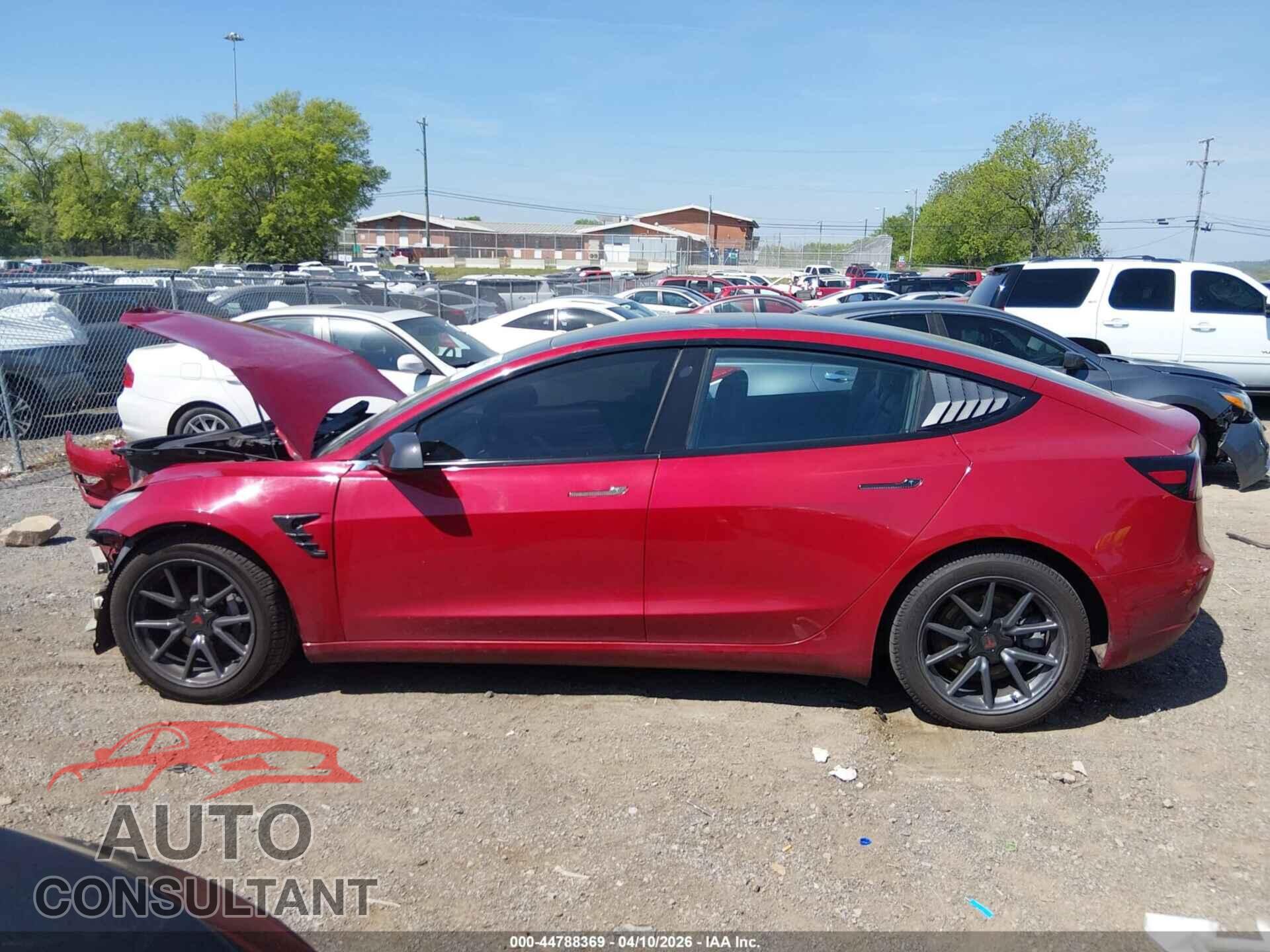 TESLA MODEL 3 2018 - 5YJ3E1EB0JF093538