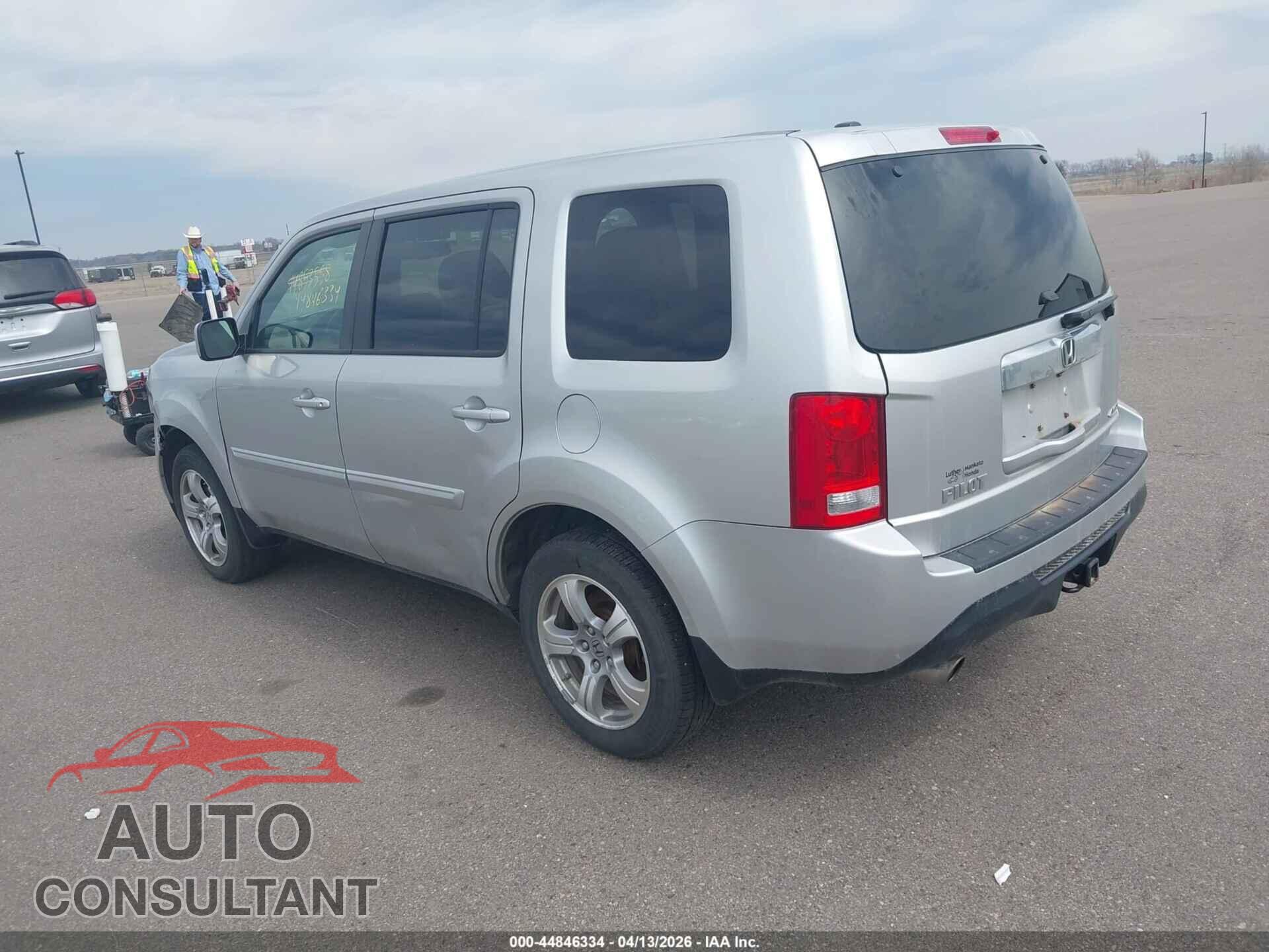 HONDA PILOT 2013 - 5FNYF4H53DB028004