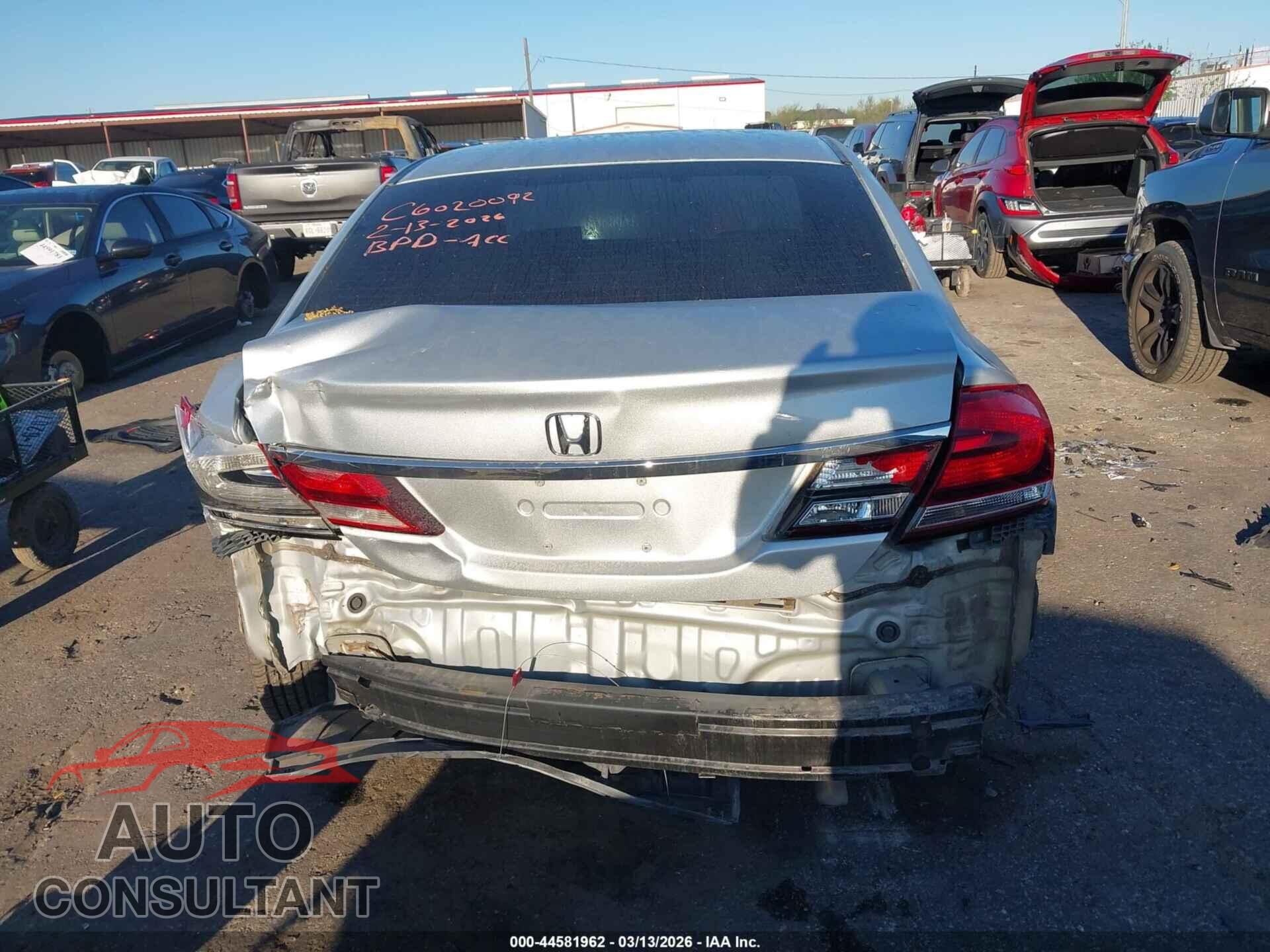 HONDA CIVIC 2013 - 2HGFB2F56DH591196