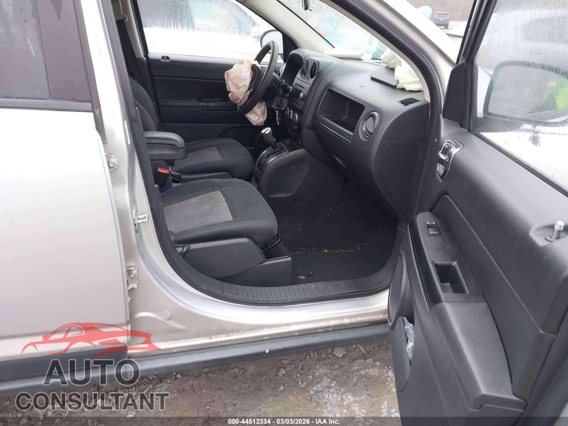 JEEP COMPASS 2012 - 1C4NJCBA8CD553891
