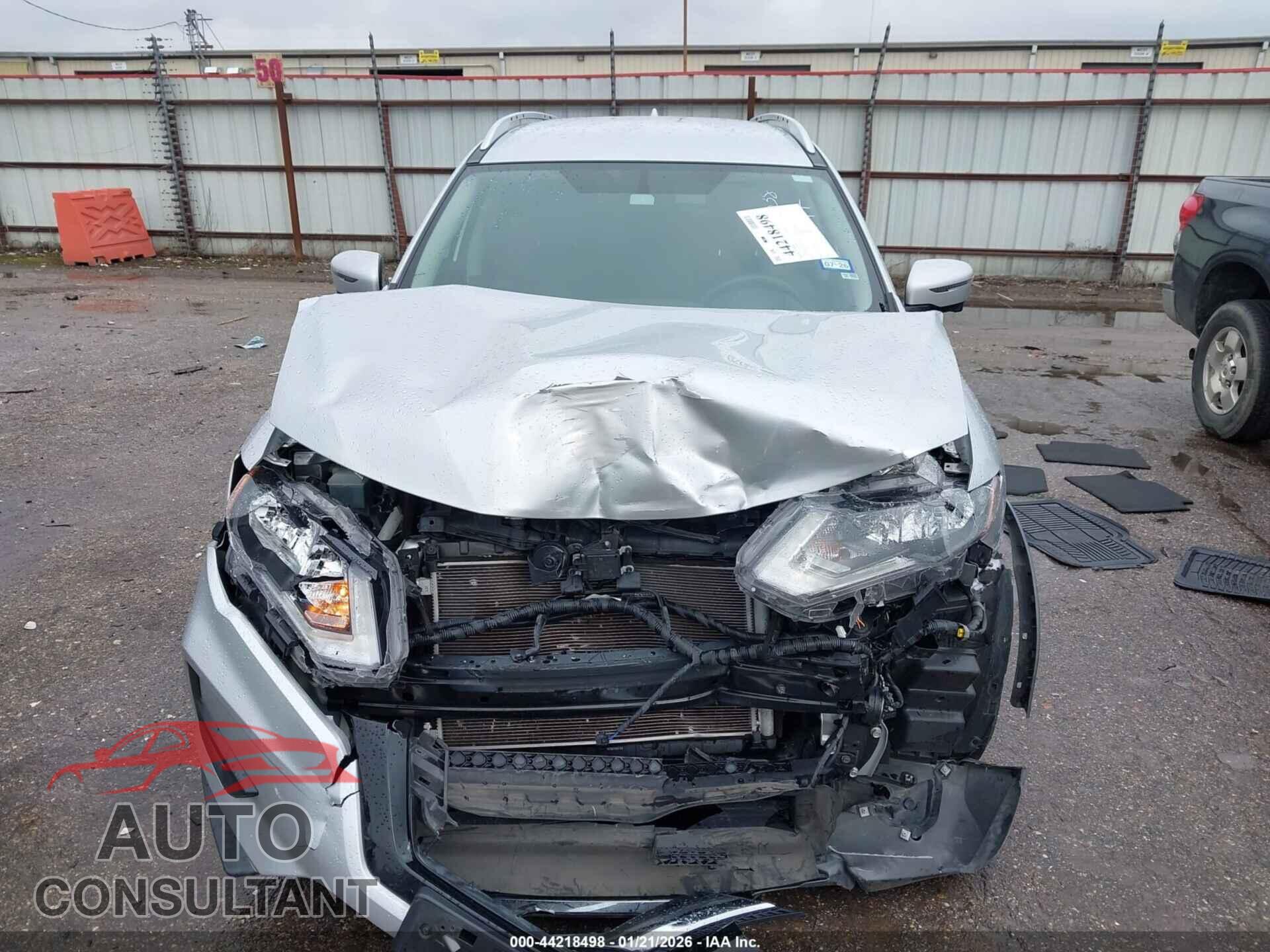 NISSAN ROGUE 2018 - KNMAT2MT1JP574529