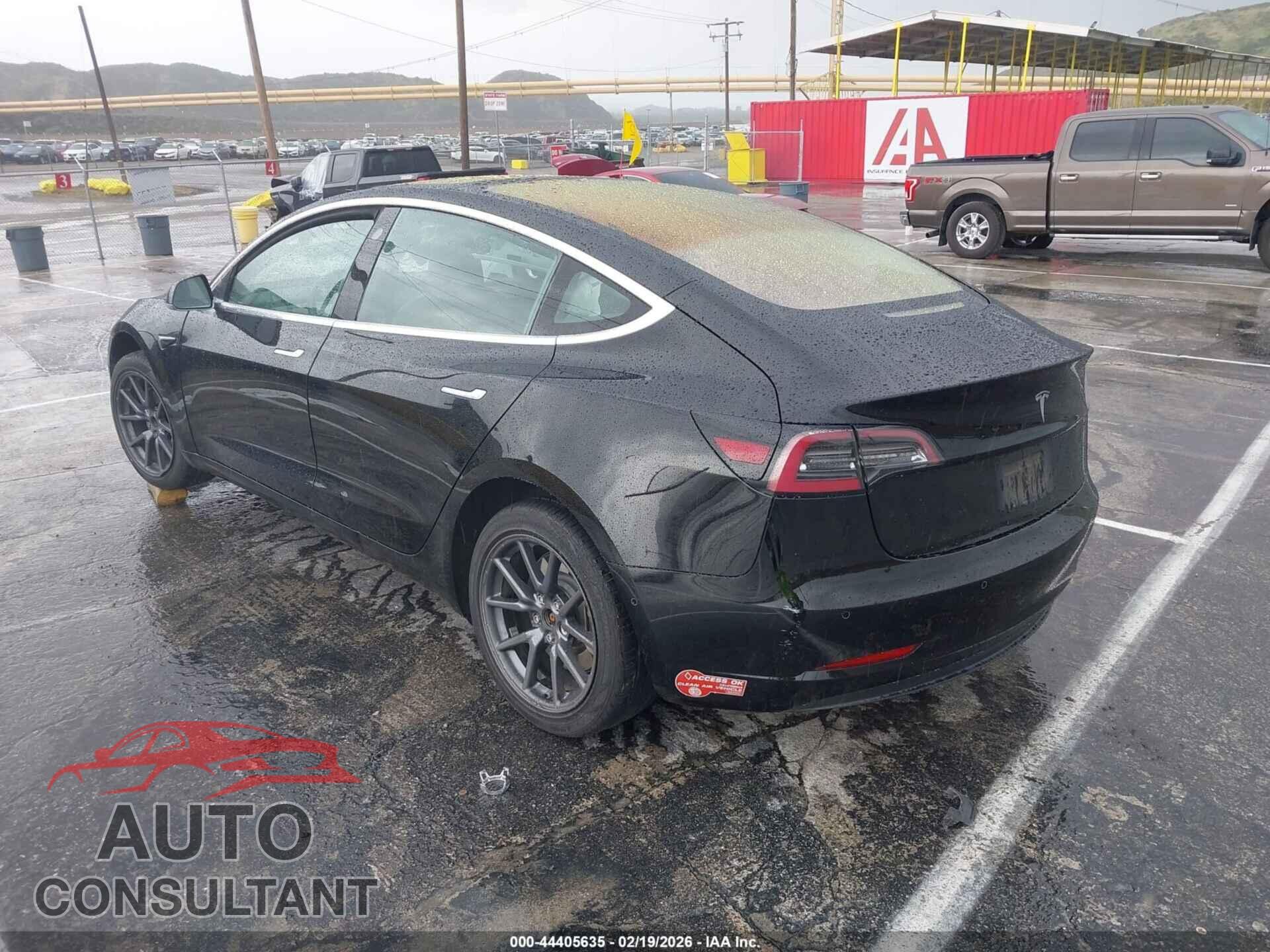 TESLA MODEL 3 2018 - 5YJ3E1EA4JF010135