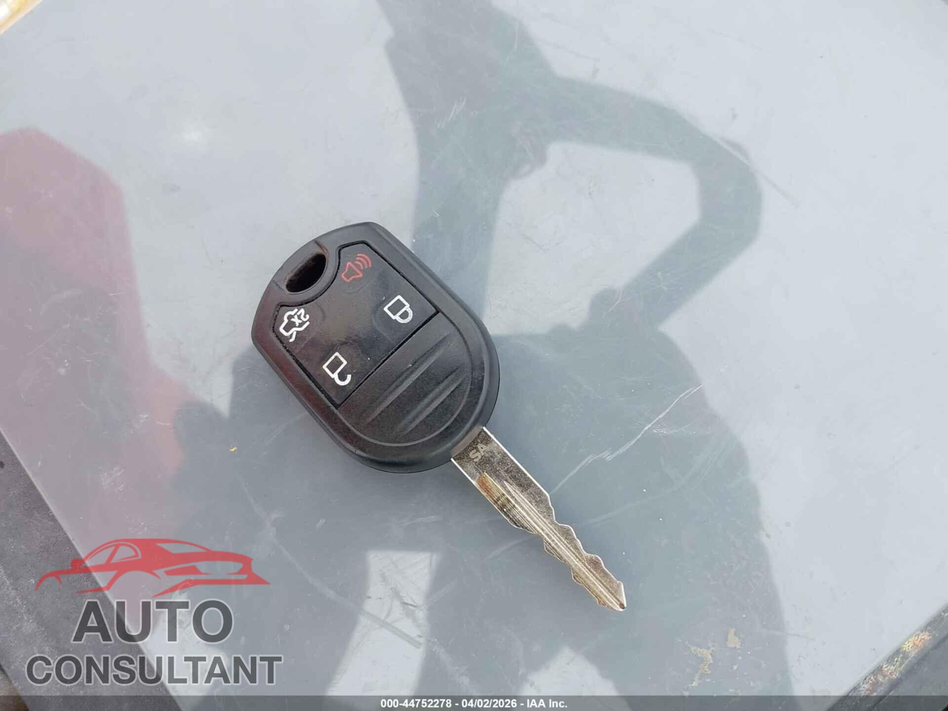 FORD TAURUS 2015 - 1FAHP2D86FG143826