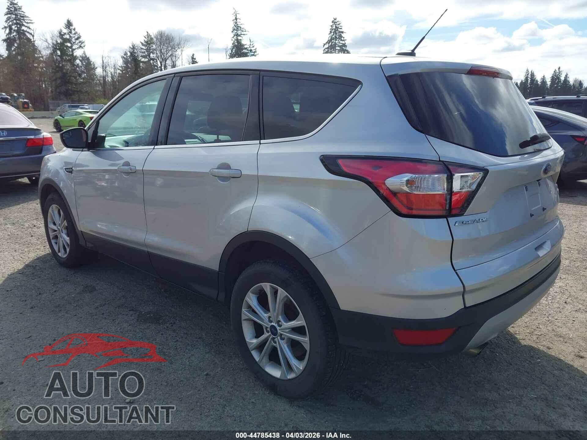 FORD ESCAPE 2017 - 1FMCU9GD8HUD85614