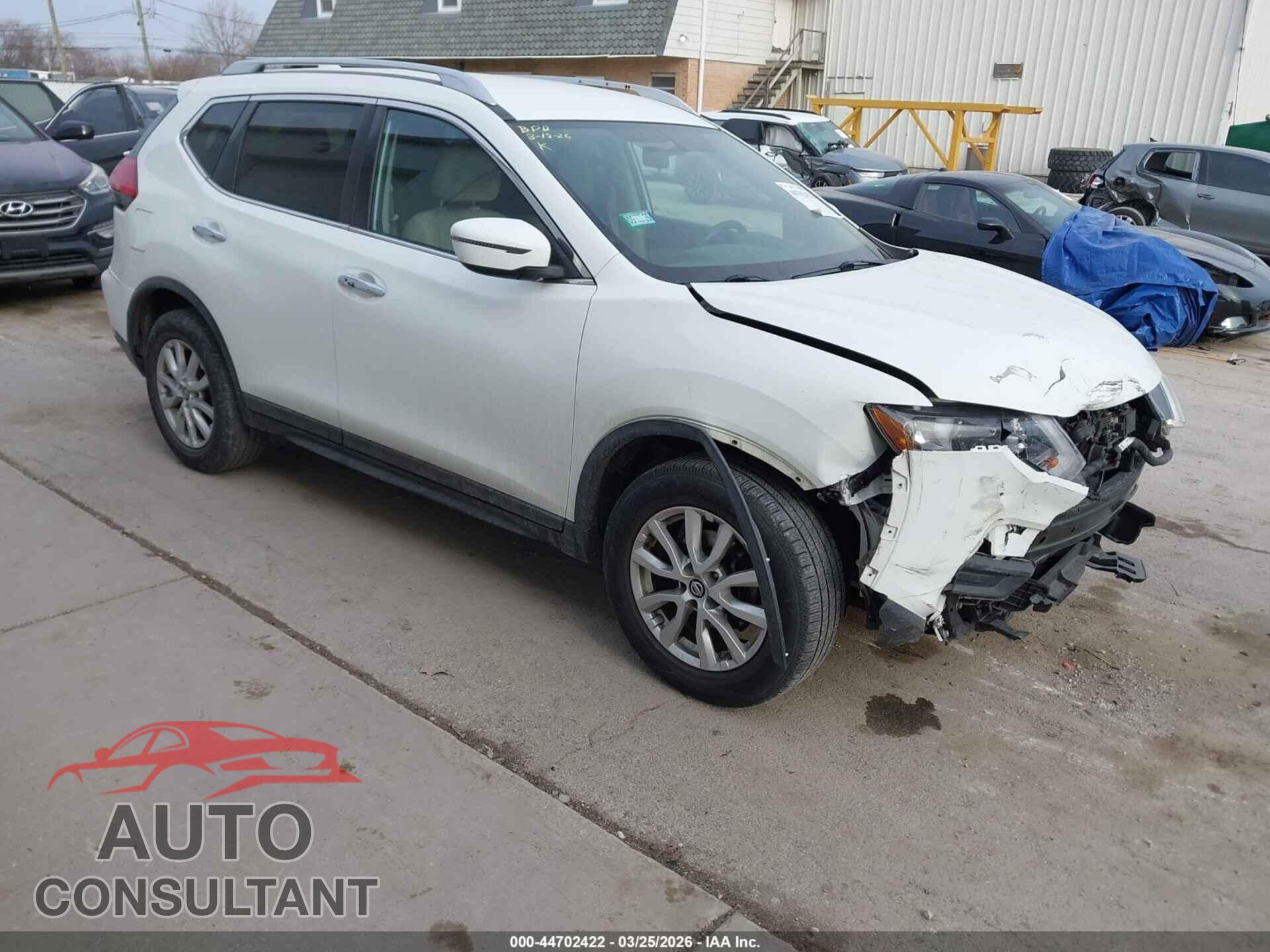 NISSAN ROGUE 2017 - KNMAT2MT0HP589436