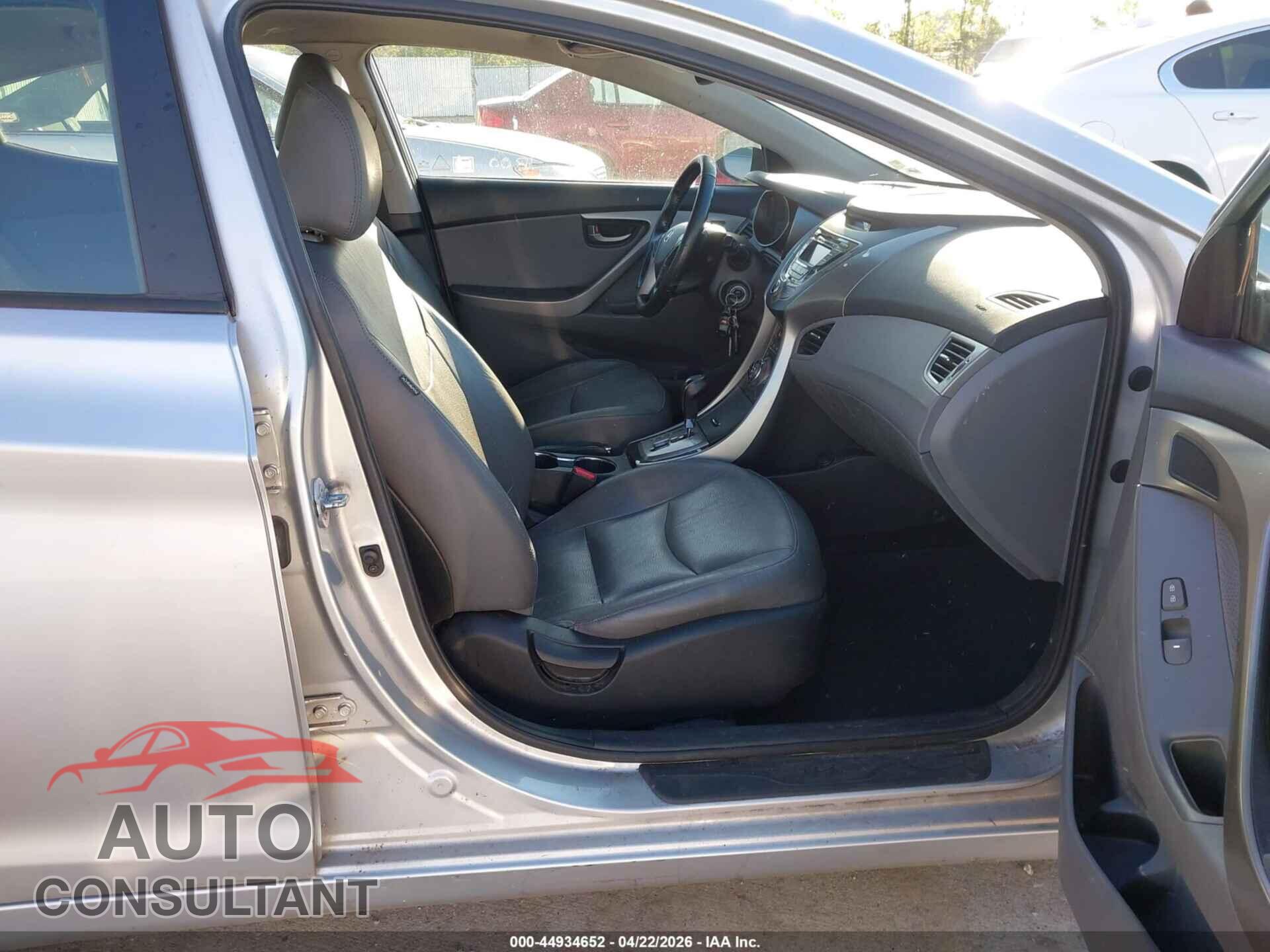 HYUNDAI ELANTRA 2013 - 5NPDH4AE7DH200068