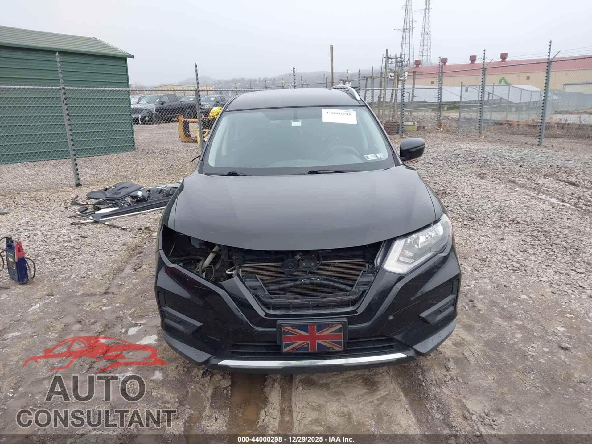 NISSAN ROGUE 2017 - KNMAT2MVXHP543159