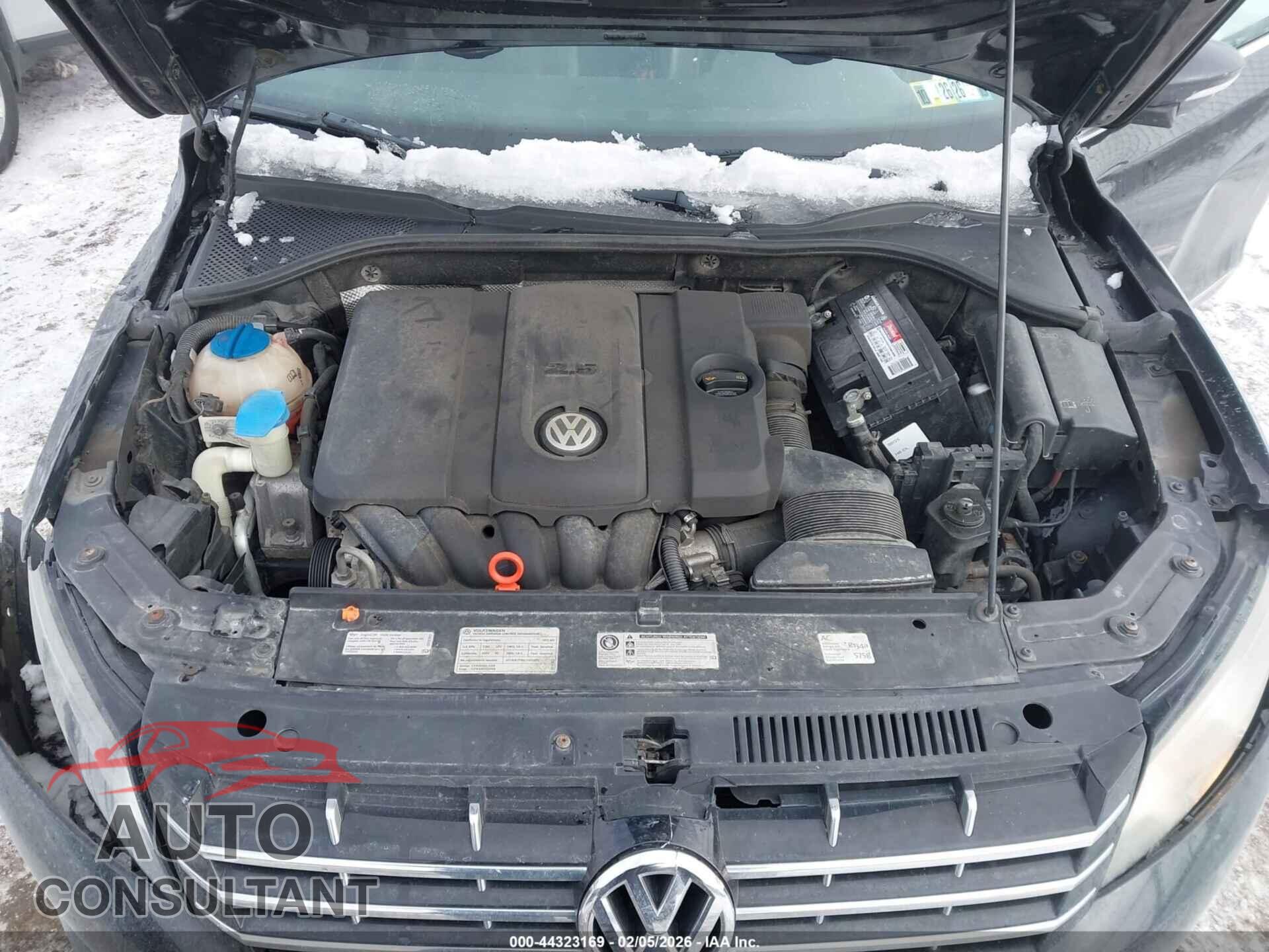 VOLKSWAGEN PASSAT 2012 - 1VWCP7A31CC066437
