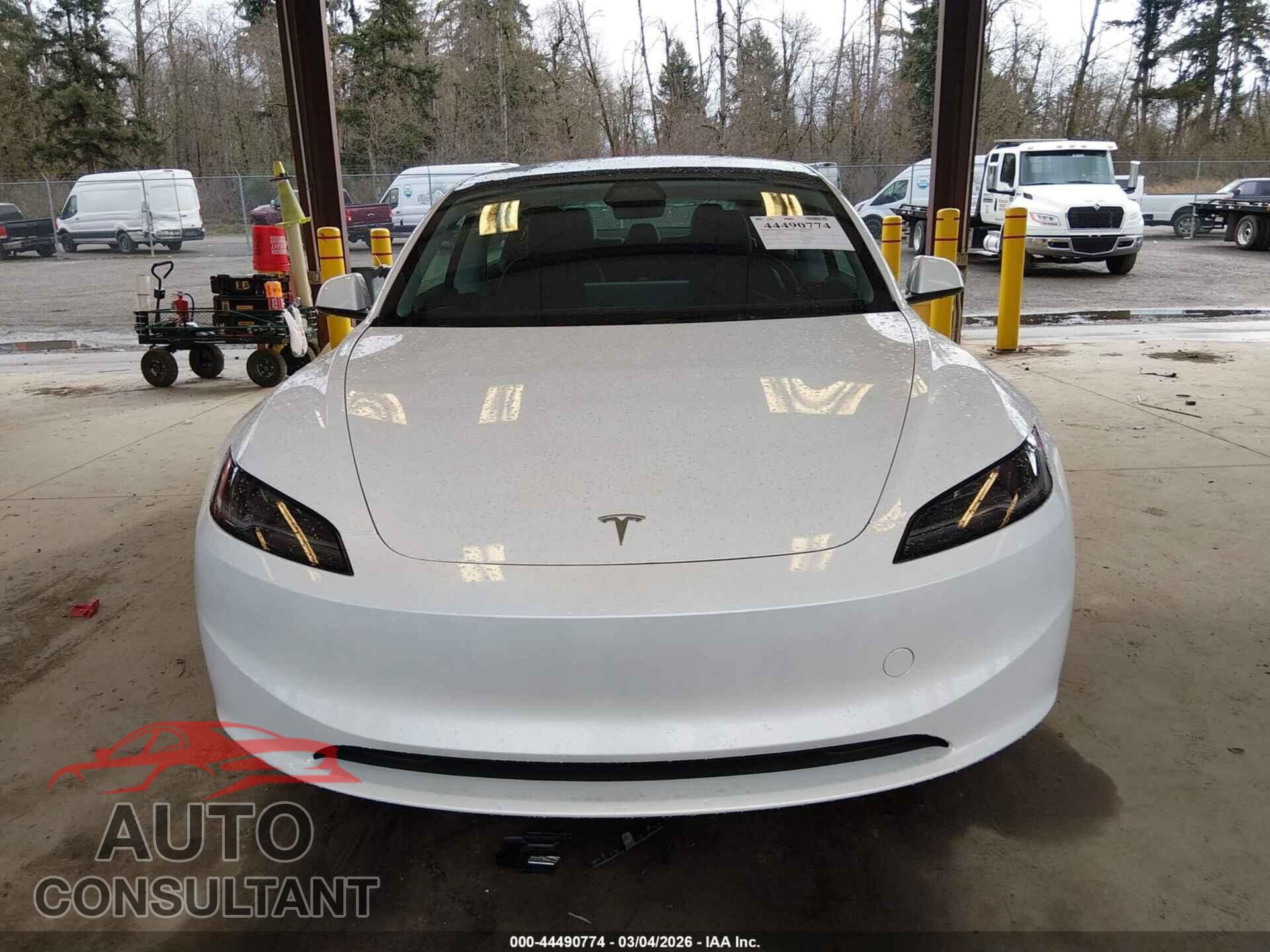 TESLA MODEL 3 2025 - 5YJ3E1EA1SF065112