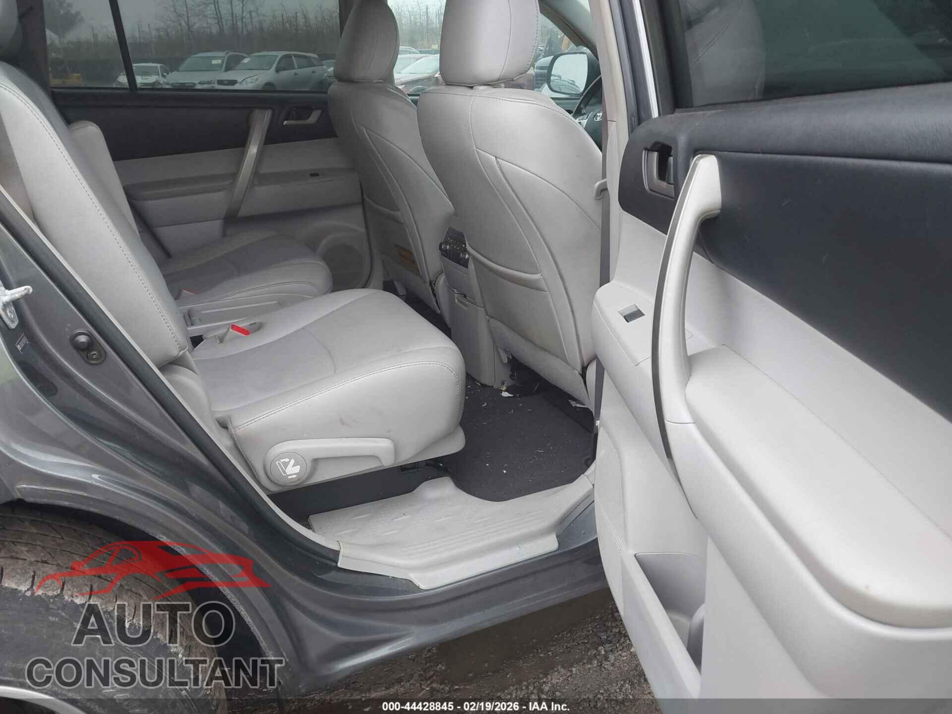 TOYOTA HIGHLANDER 2011 - 5TDBK3EH3BS067405