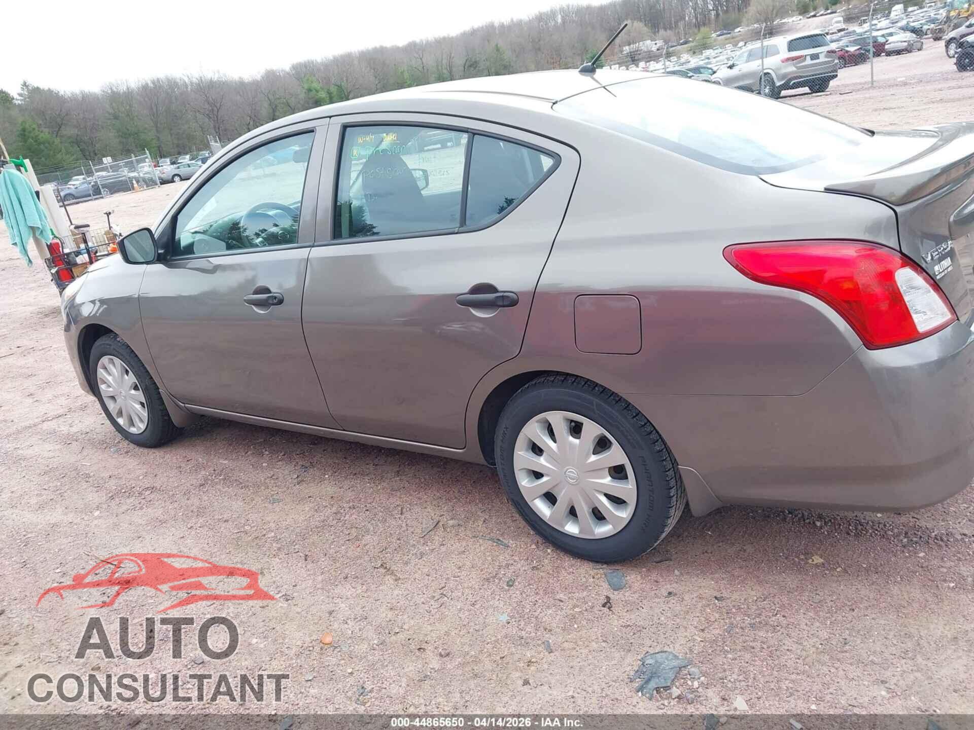 NISSAN VERSA 2017 - 3N1CN7AP1HL889976