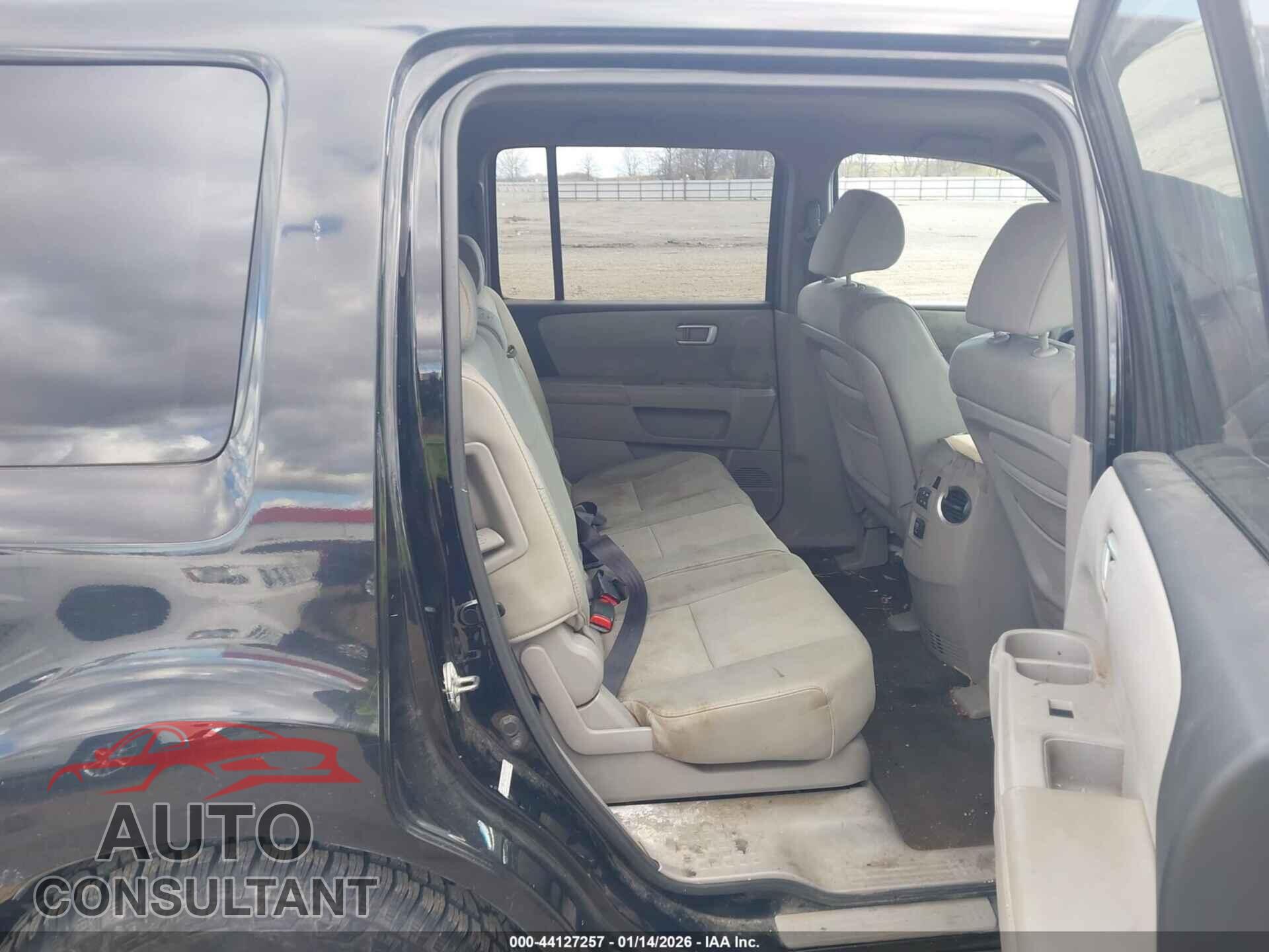 HONDA PILOT 2011 - 5FNYF4H20BB061478