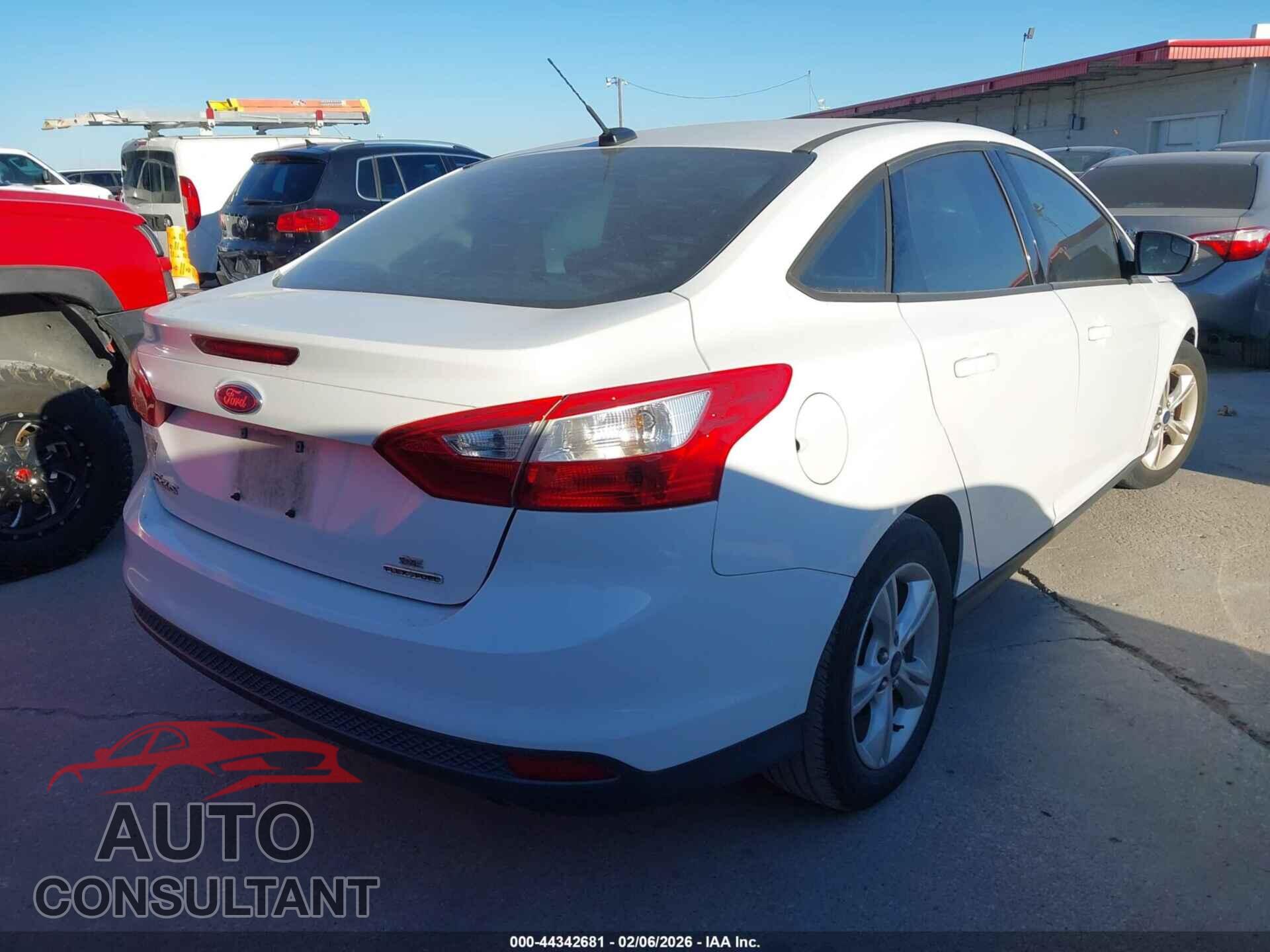 FORD FOCUS 2014 - 1FADP3F23EL439826