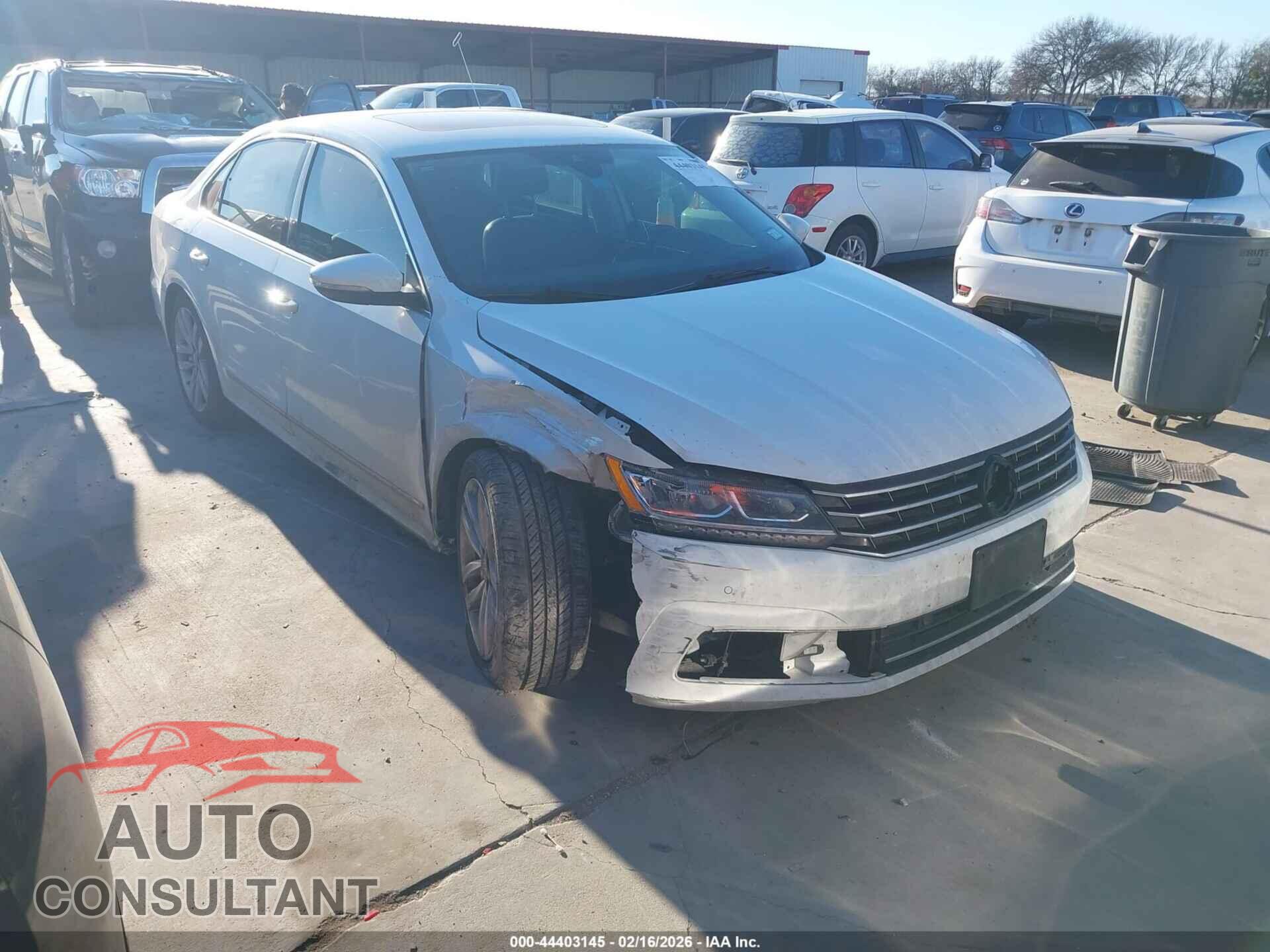 VOLKSWAGEN PASSAT 2017 - 1VWCT7A31HC067381