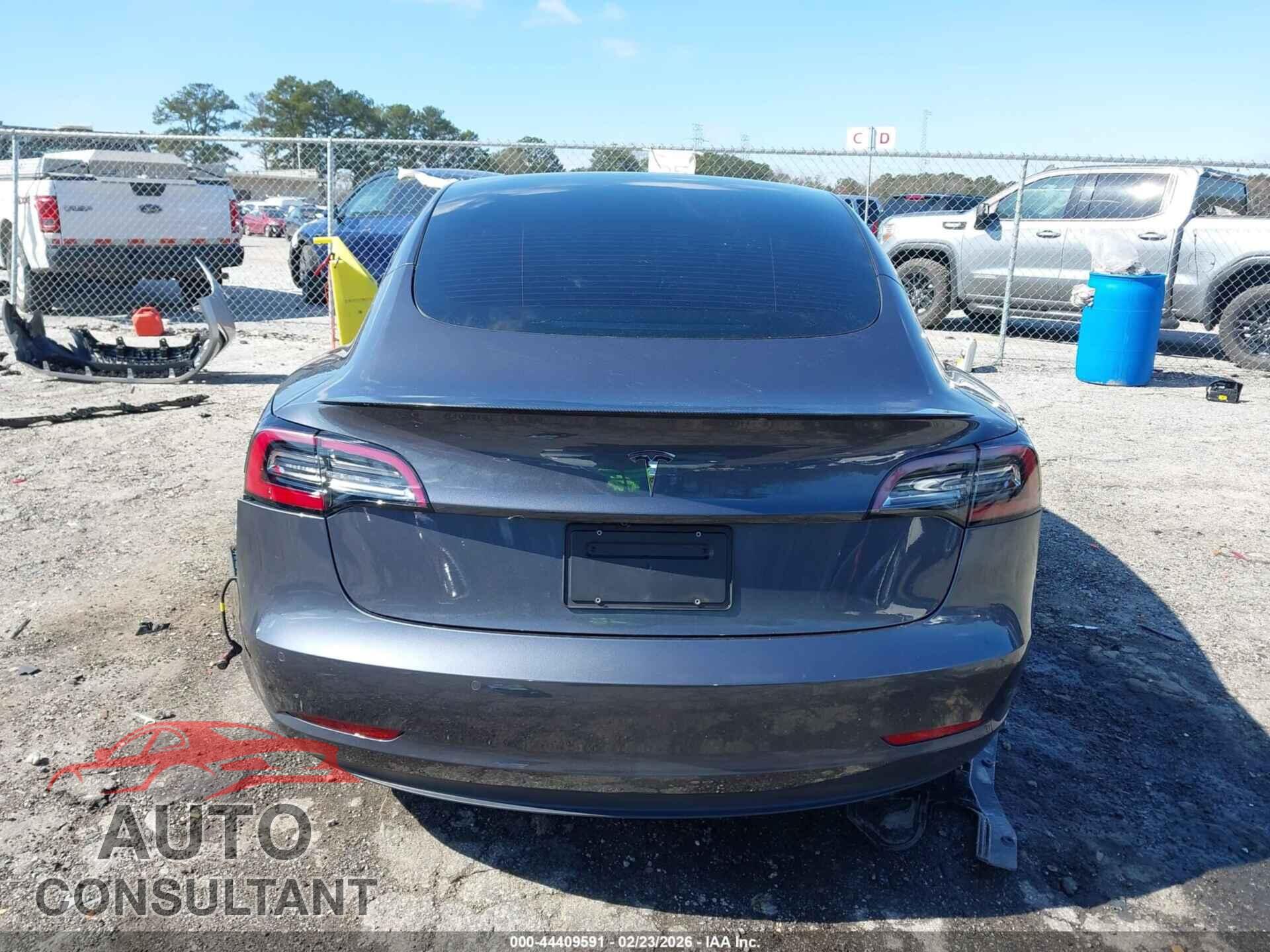 TESLA MODEL 3 2021 - 5YJ3E1EA1MF028600