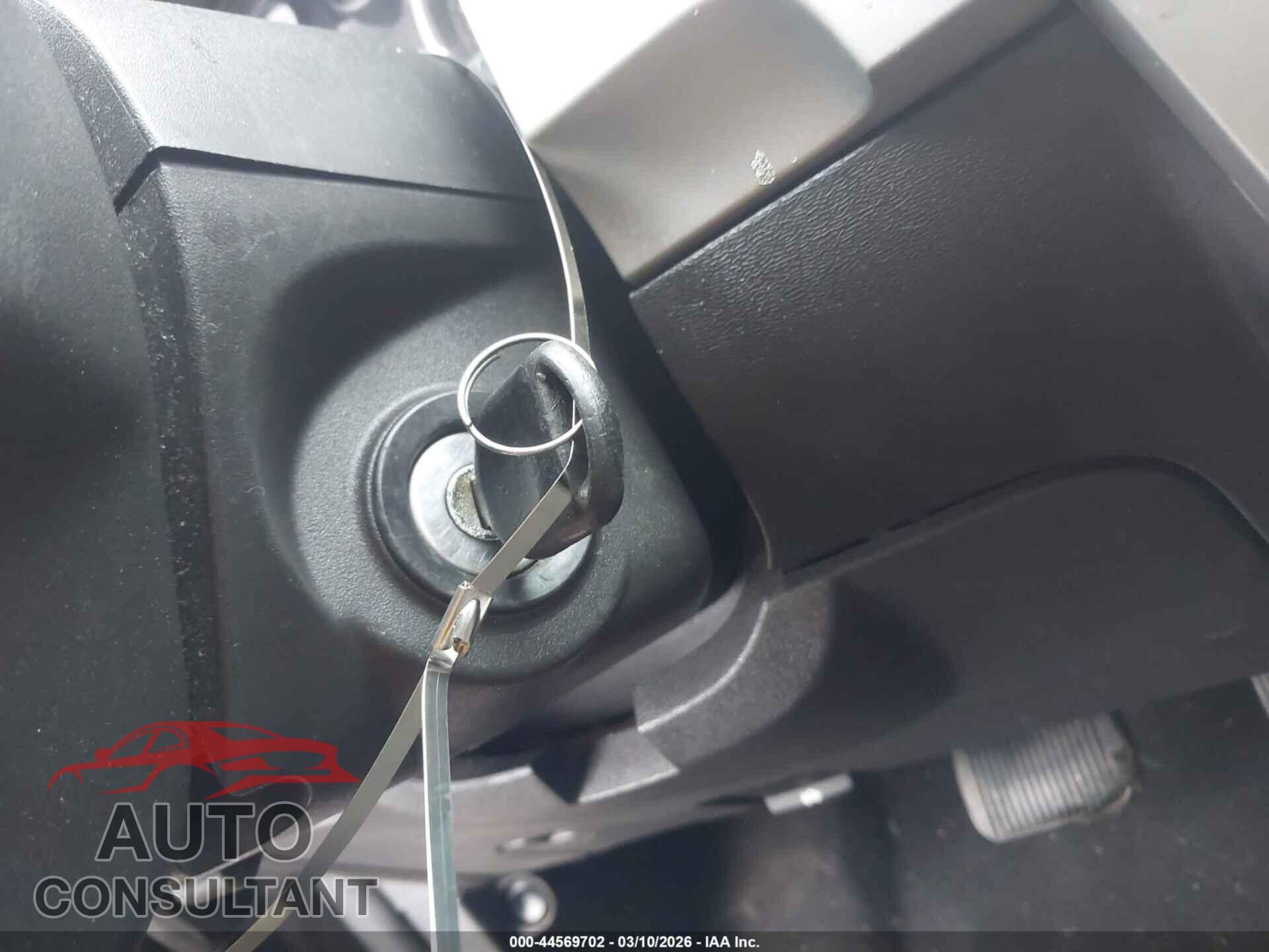 FORD FOCUS 2009 - 1FAHP36N09W250048