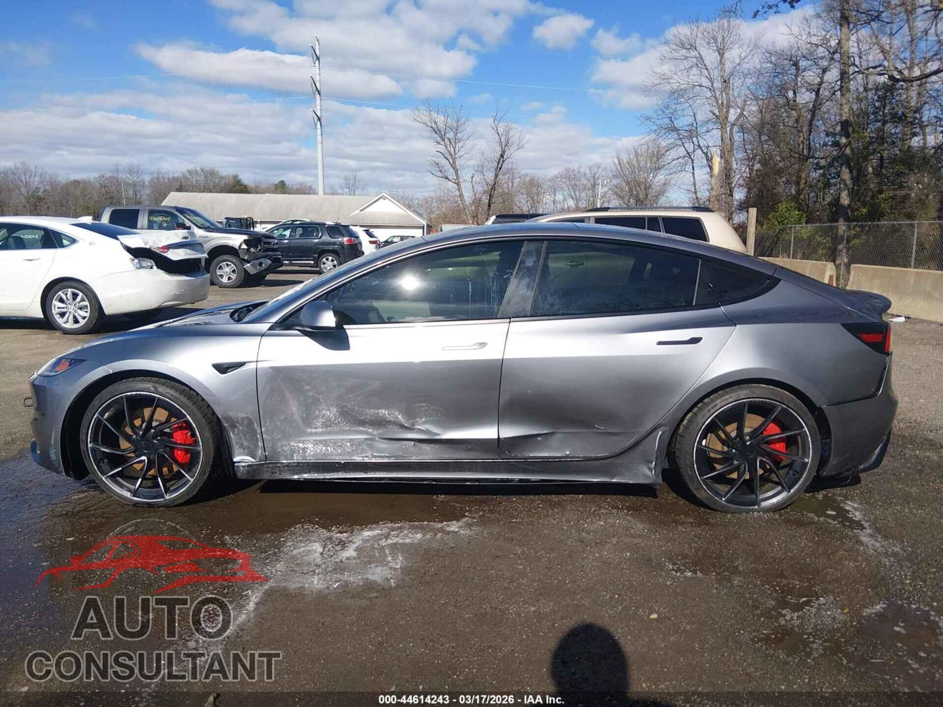 TESLA MODEL 3 2024 - 5YJ3E1ETXRF865760