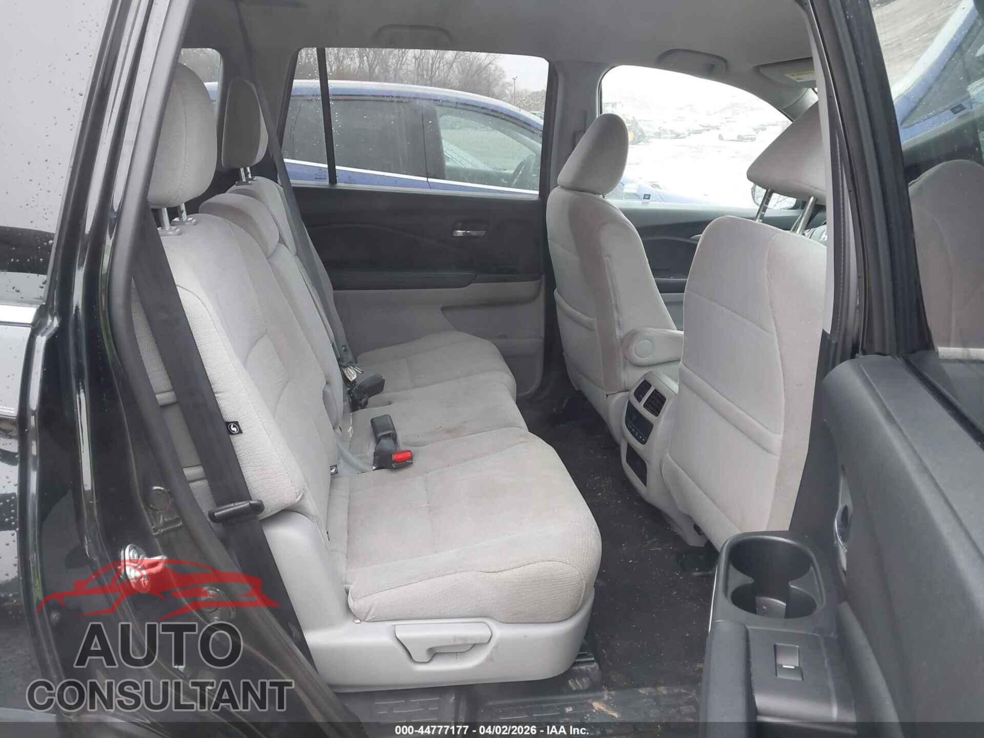 HONDA PILOT 2017 - 5FNYF6H33HB034322