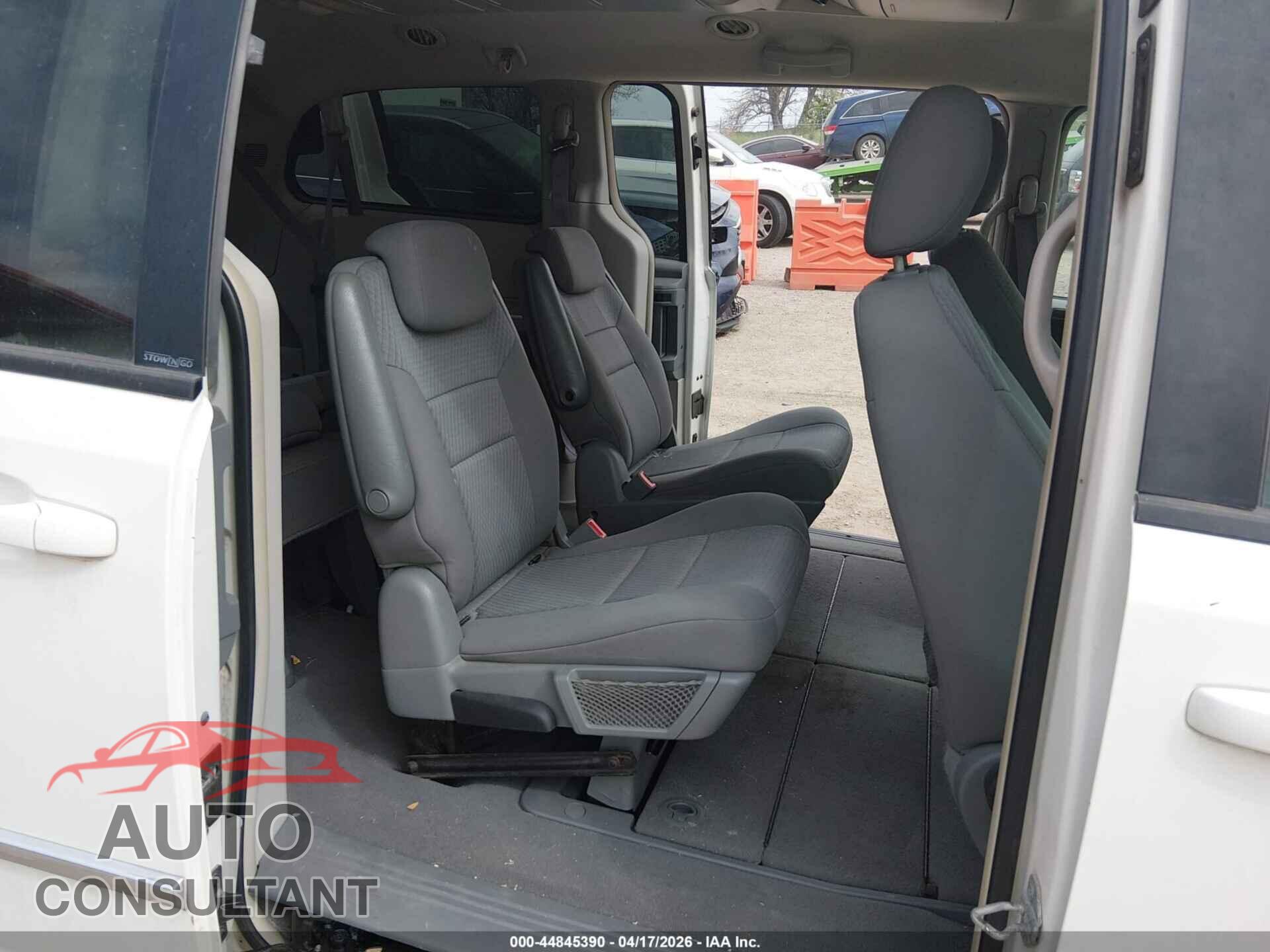 DODGE GRAND CARAVAN 2010 - 2D4RN5D16AR140766