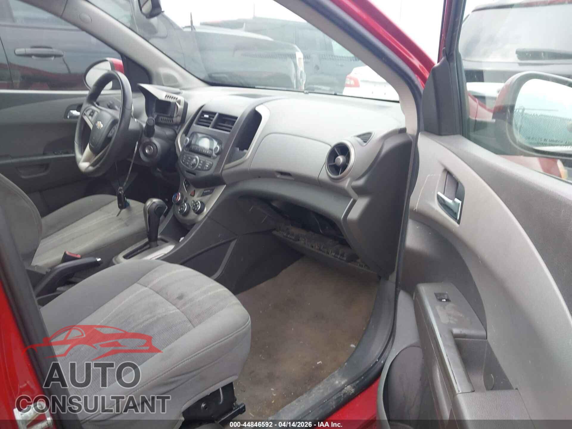 CHEVROLET SONIC 2012 - 1G1JC5SH5C4109149