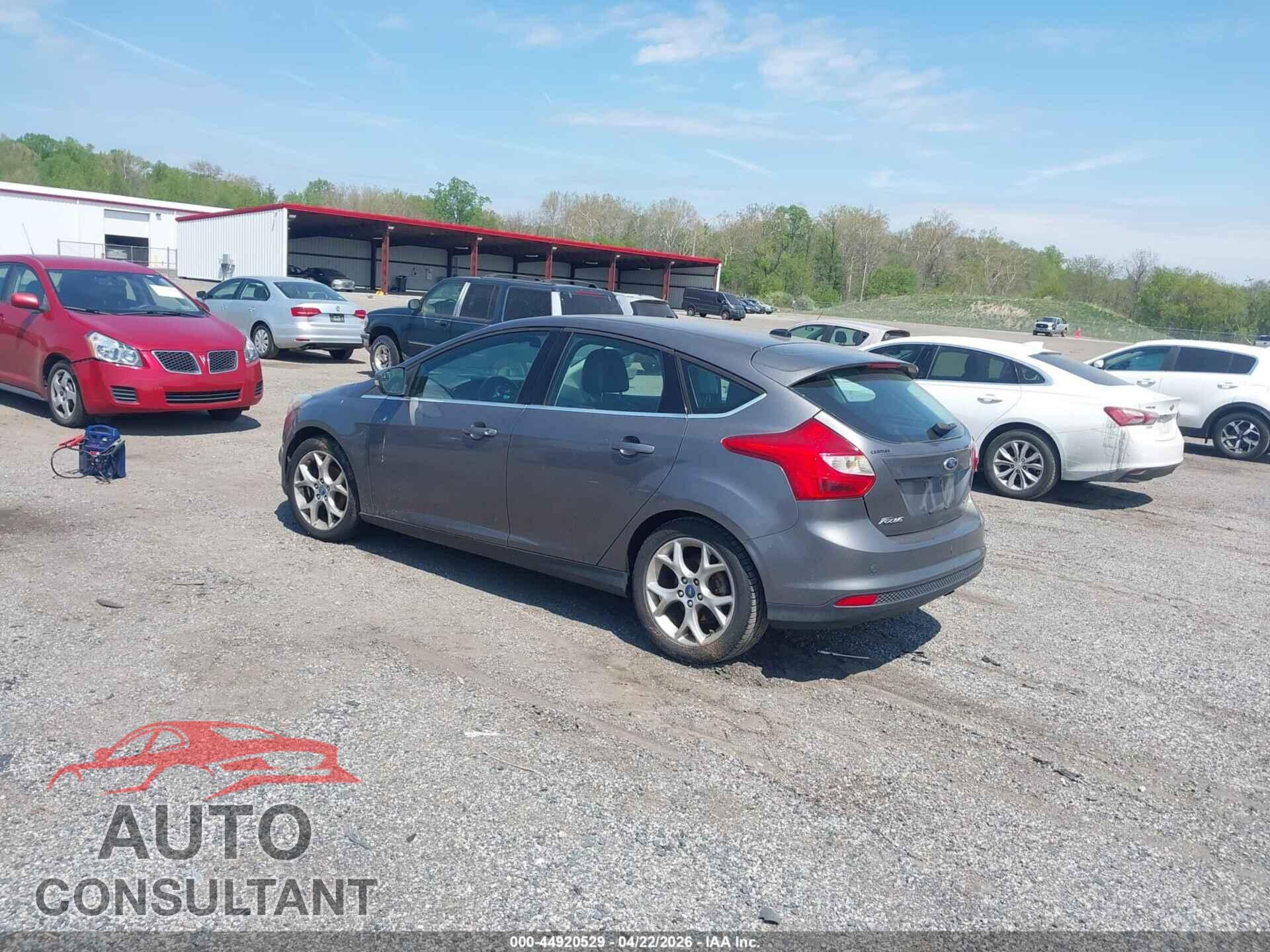 FORD FOCUS 2012 - 1FAHP3M2XCL442076