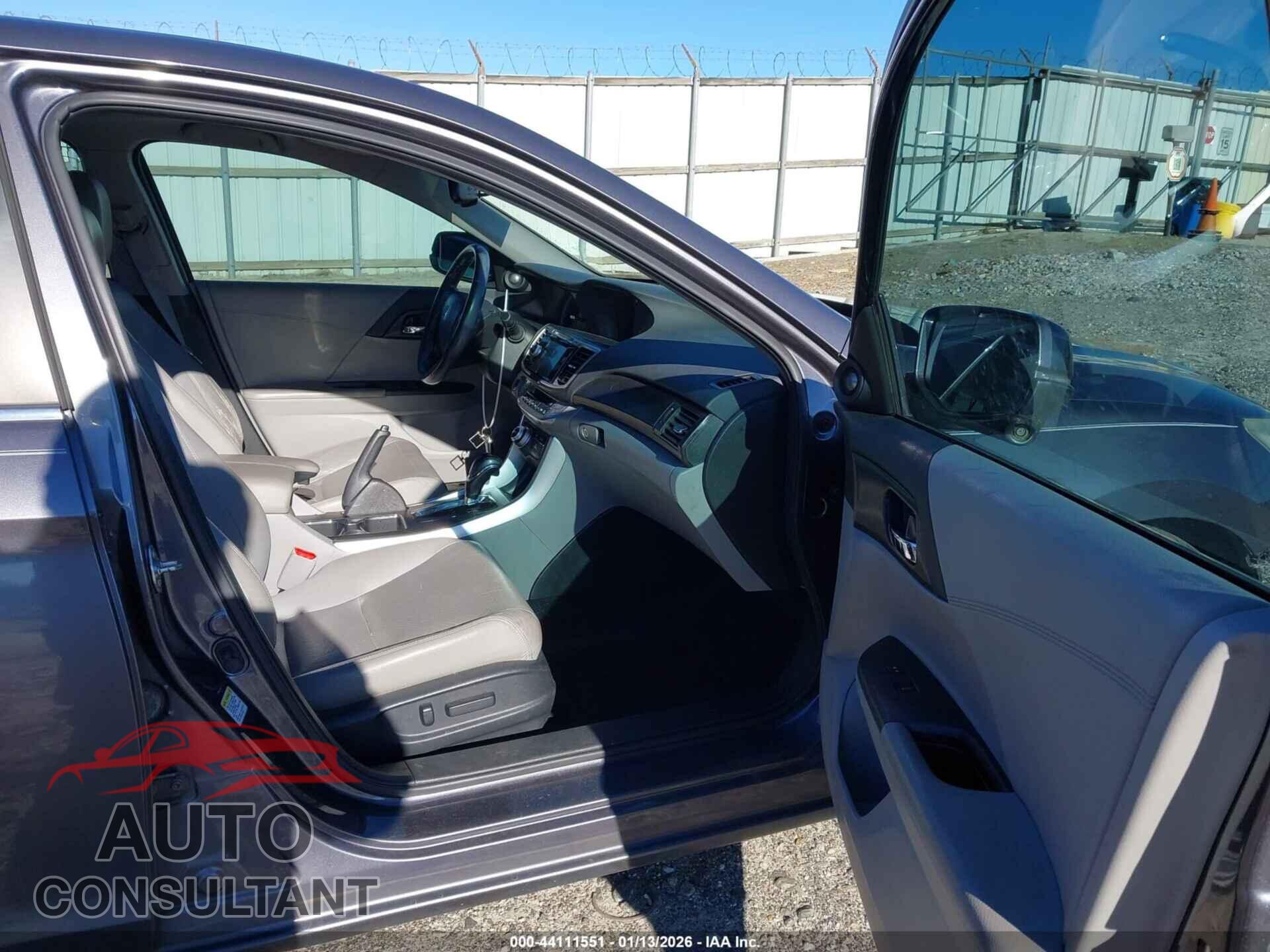 HONDA ACCORD 2013 - 1HGCR2F80DA037594