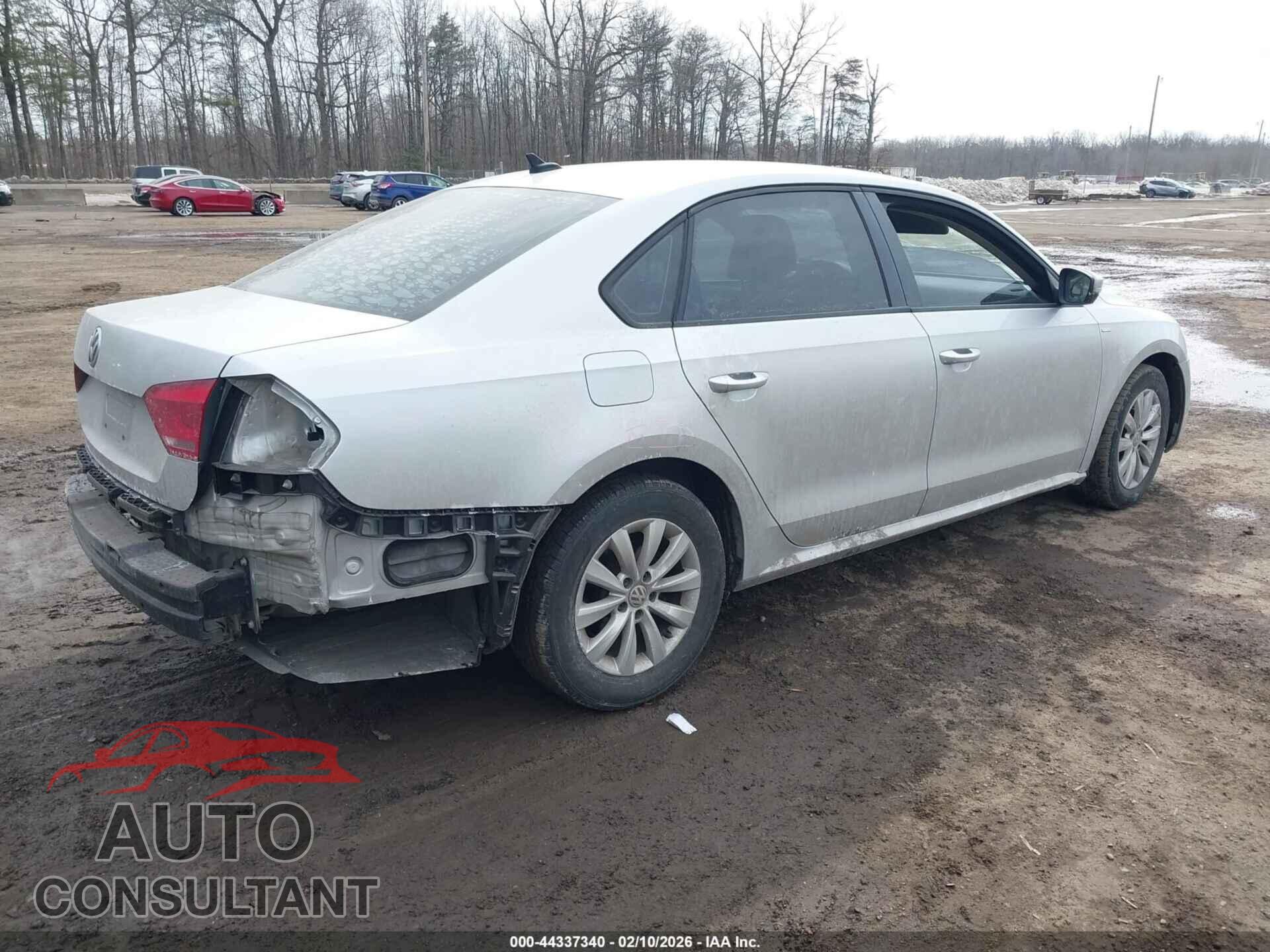 VOLKSWAGEN PASSAT 2013 - 1VWAP7A30DC132825