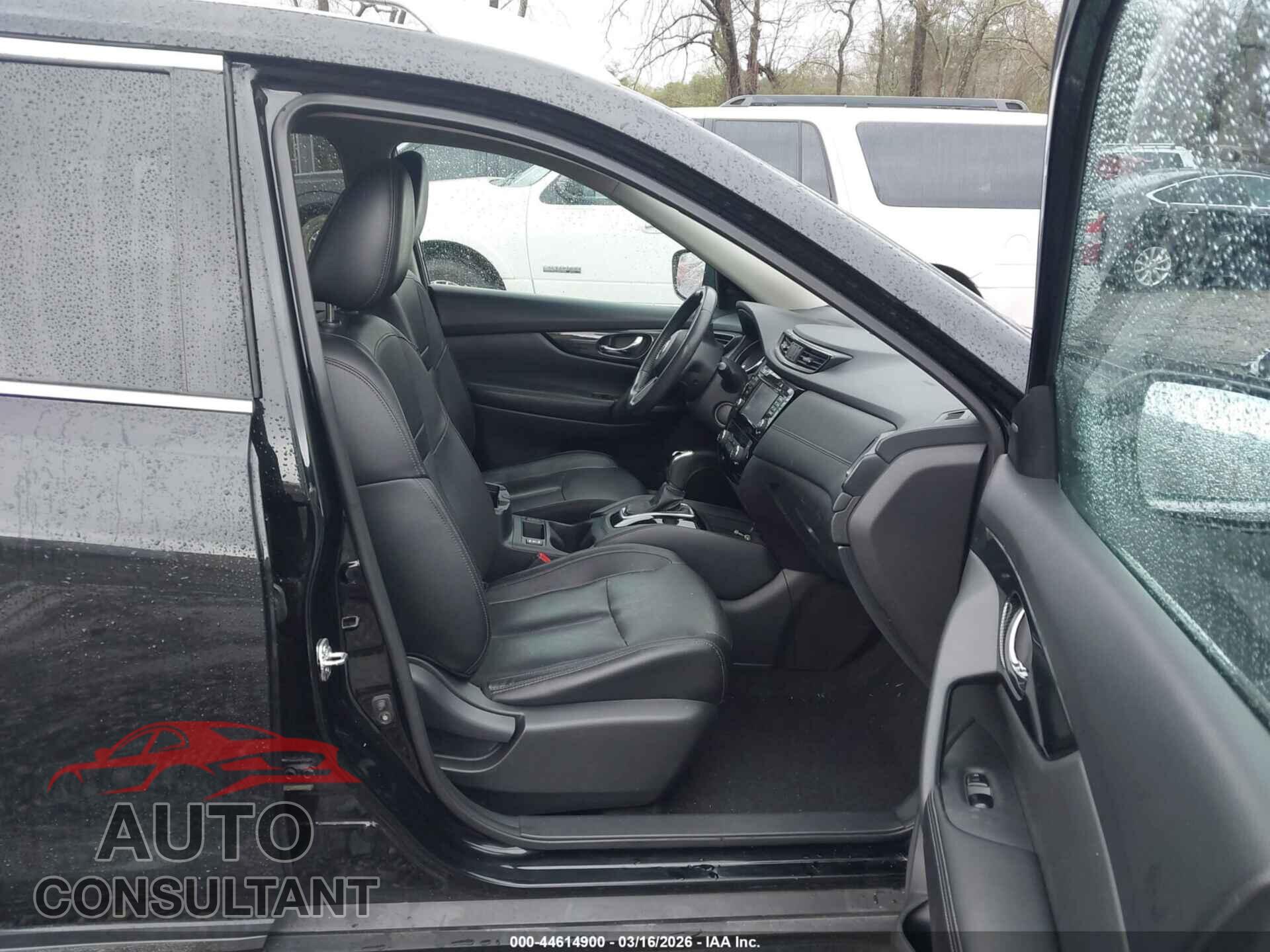 NISSAN ROGUE 2017 - 5N1AT2MV1HC747111