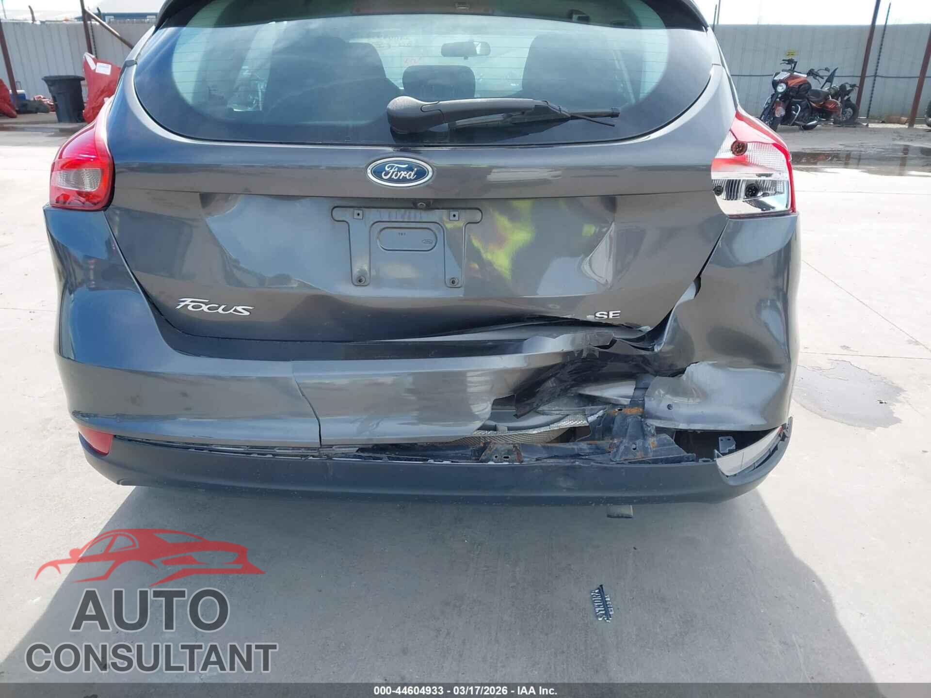 FORD FOCUS 2017 - 1FADP3K28HL284037