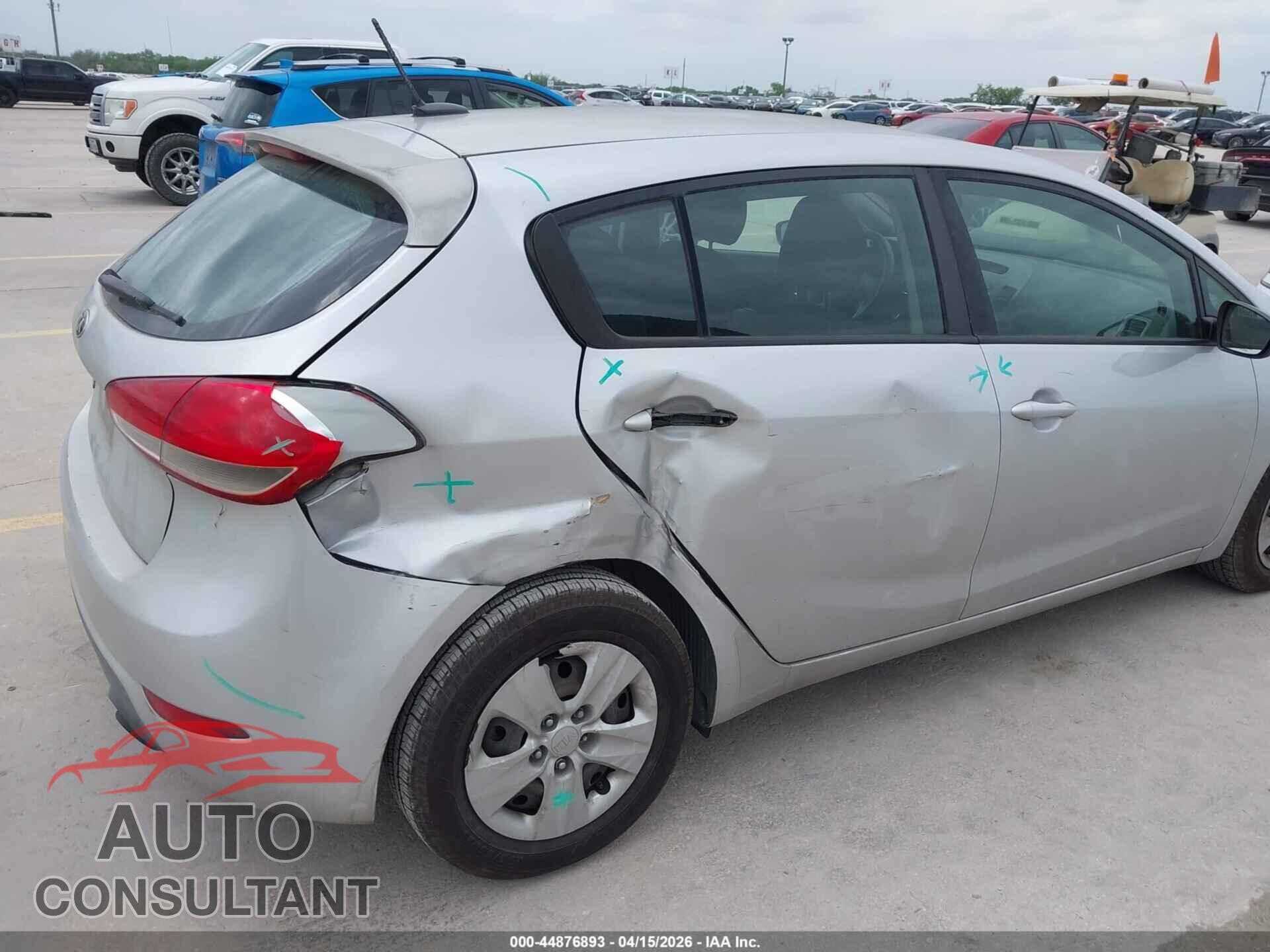 KIA FORTE 2018 - KNAFK5A85J5774011