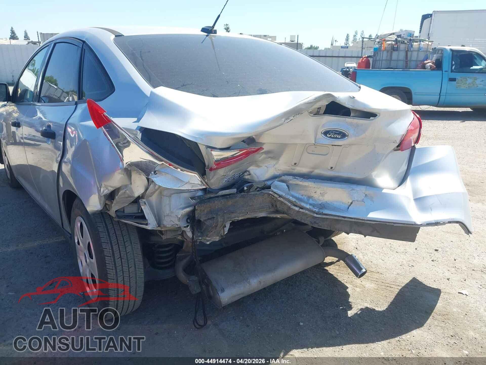 FORD FOCUS 2015 - 1FADP3E24FL314854