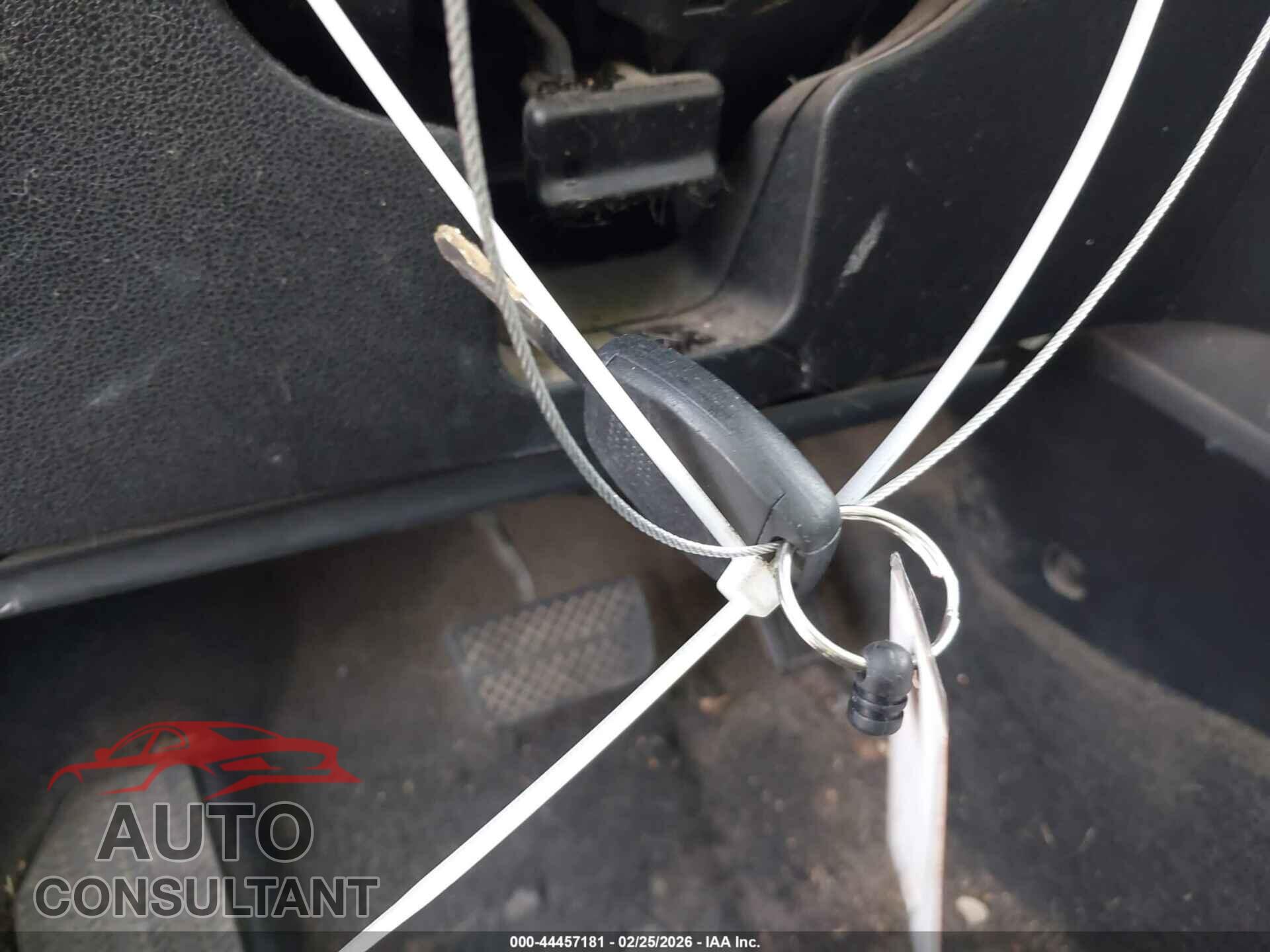 HONDA FIT 2012 - JHMGE8H31CC027027